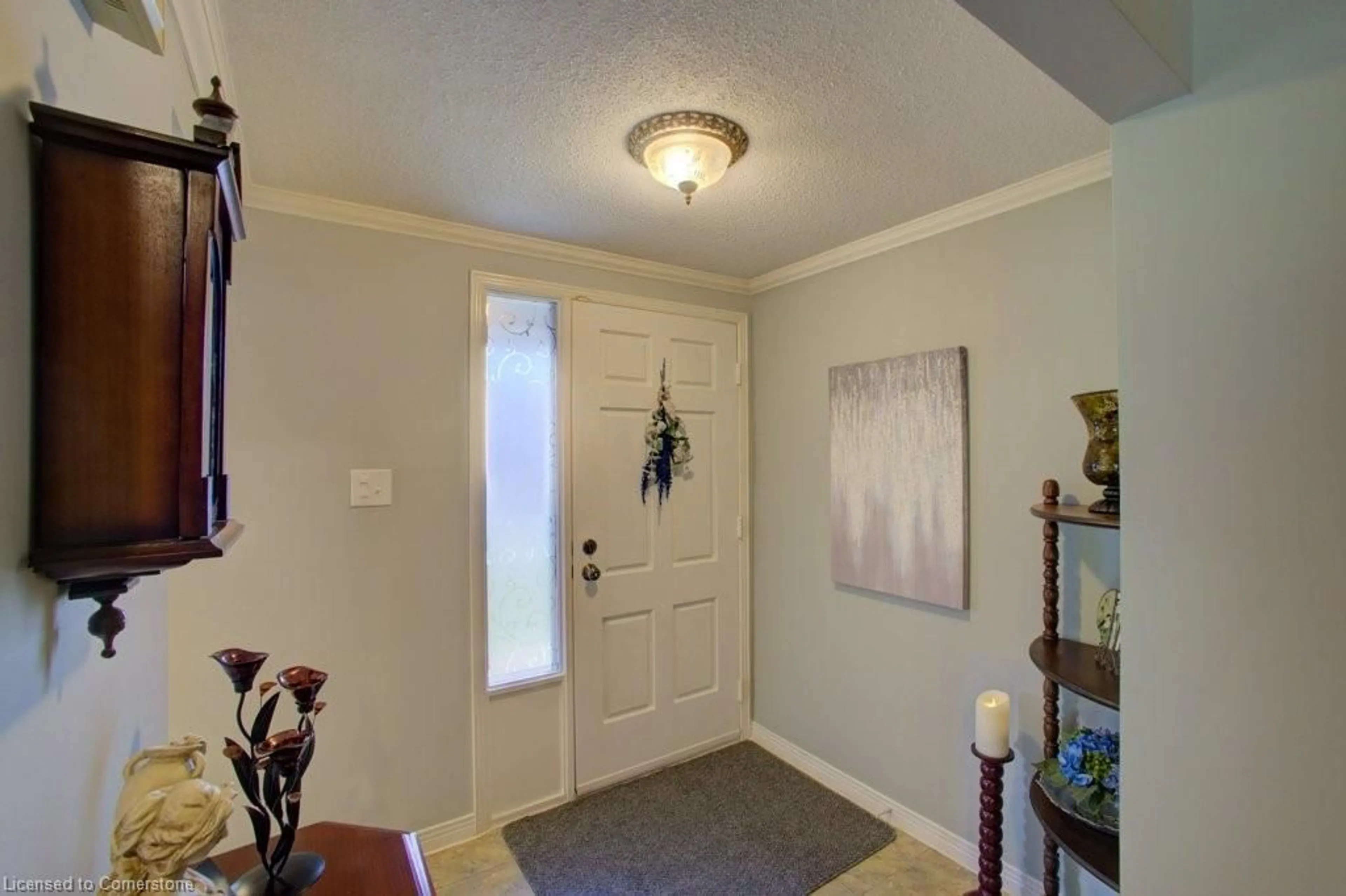 Indoor entryway for 479 Beechwood Dr #3, Waterloo Ontario N2T 1H8