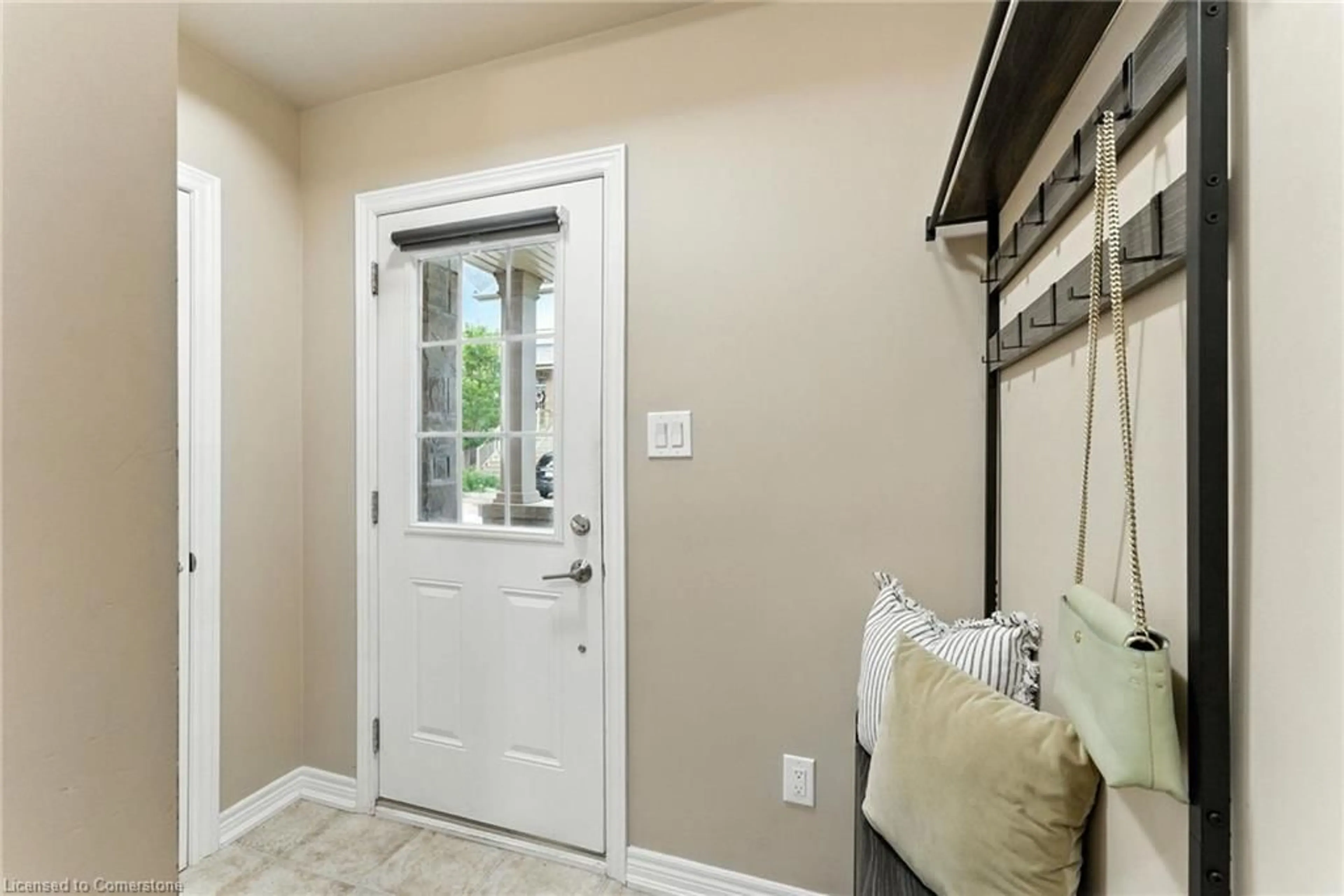 Indoor entryway for 541 Winston Rd #60, Grimsby Ontario L3M 0C5