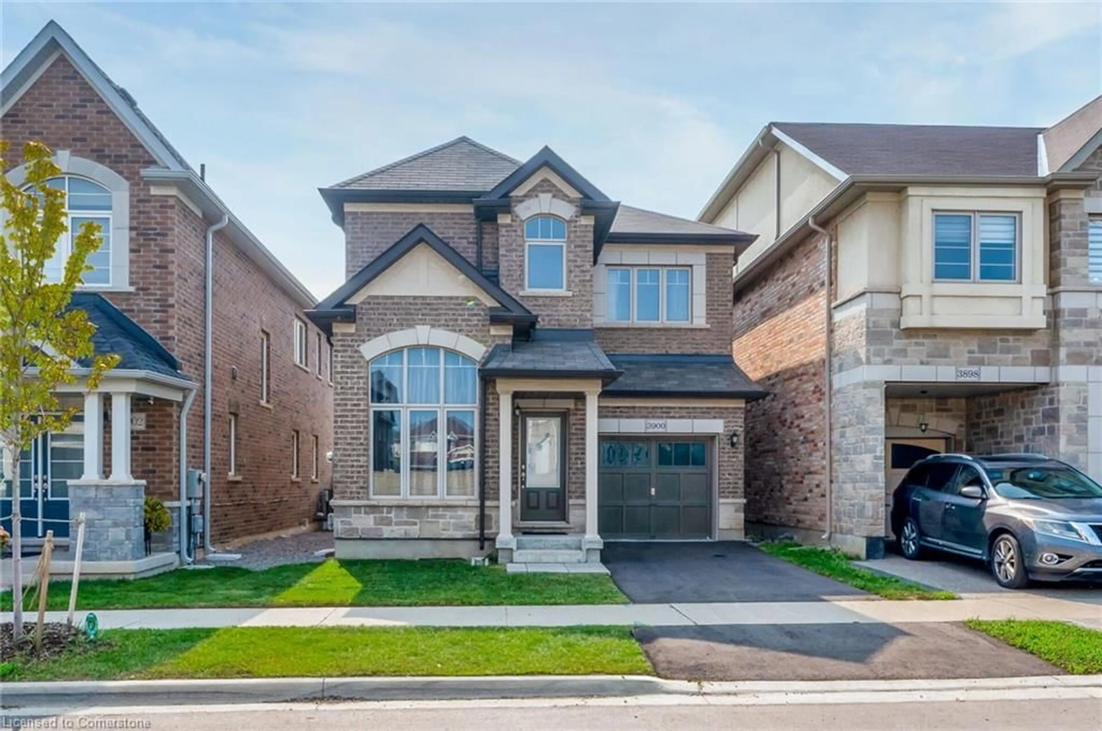 Home with brick exterior material, street for 3900 Koenig Rd, Burlington Ontario L7M 0Z9