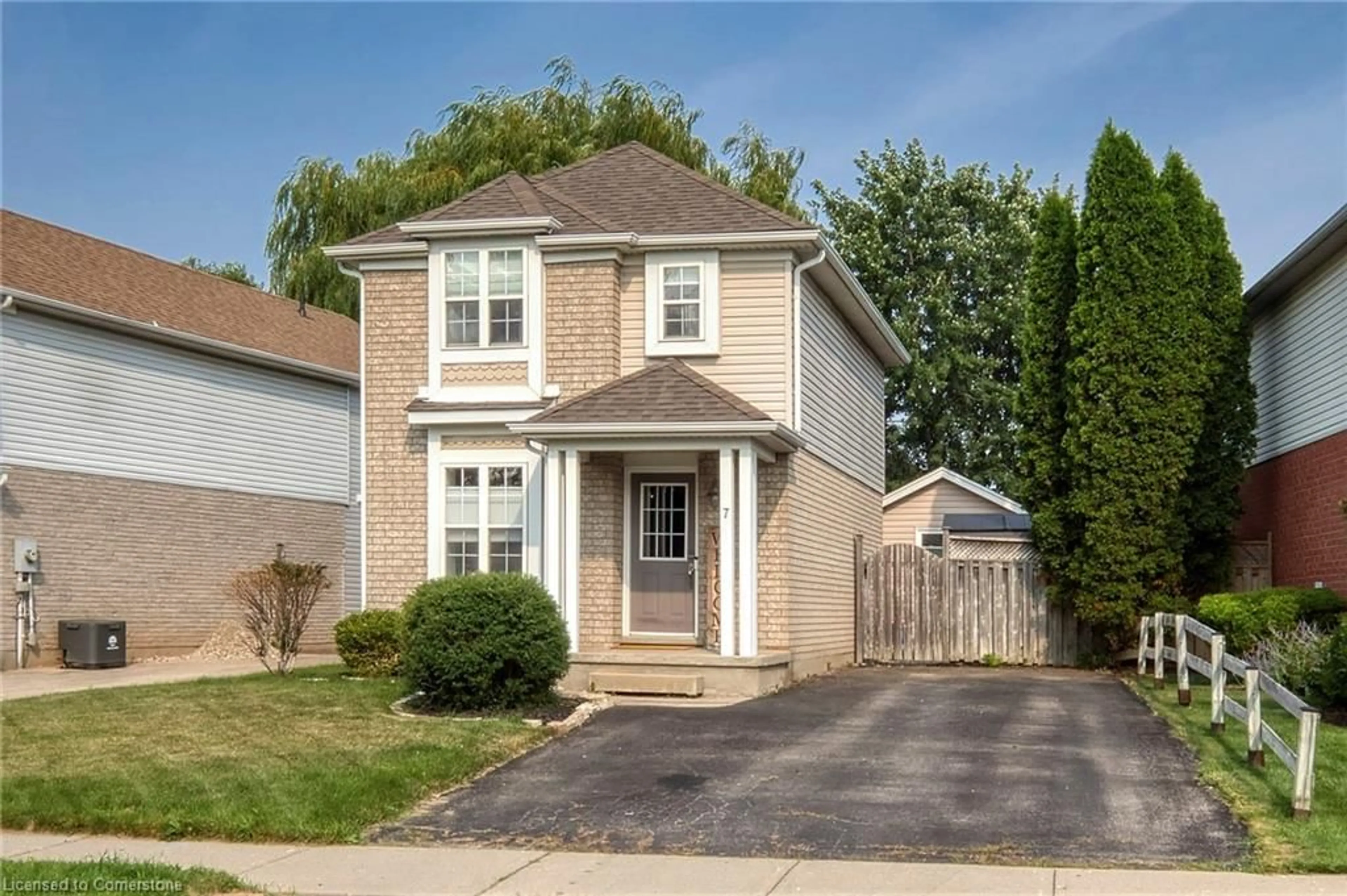 Home with vinyl exterior material, street for 7 Southcreek Trail, Guelph Ontario N1G 4Y8