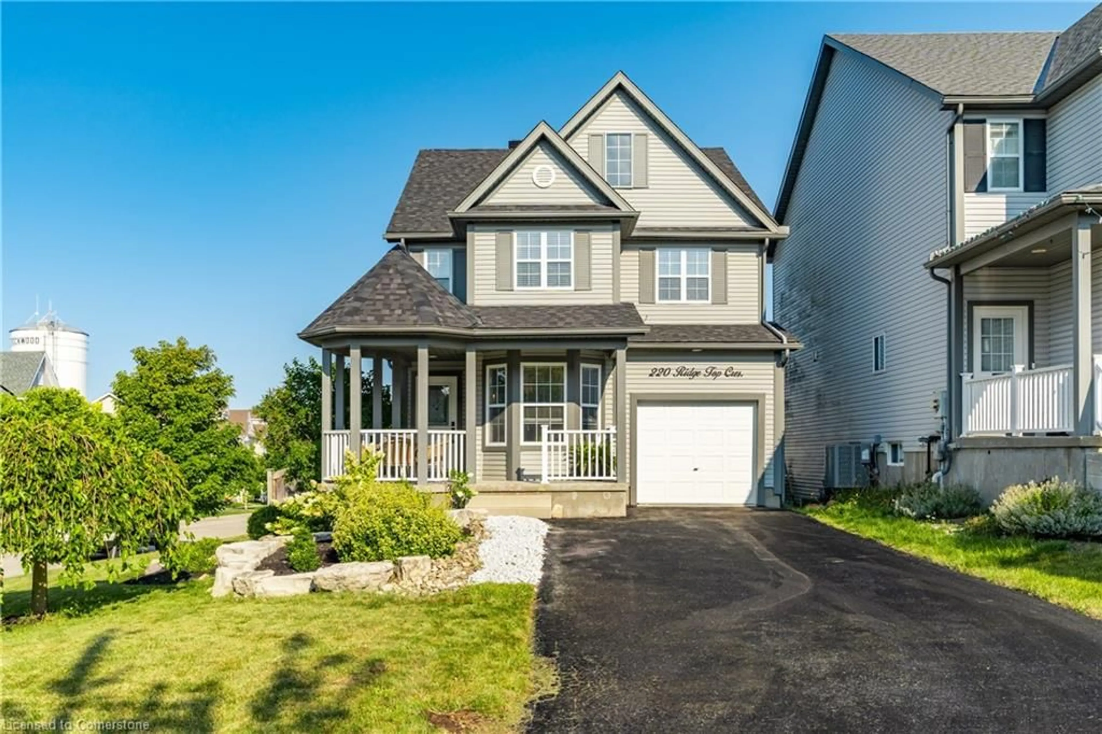 Home with vinyl exterior material, street for 220 Ridge Top Cres, Rockwood Ontario N0B 2K0