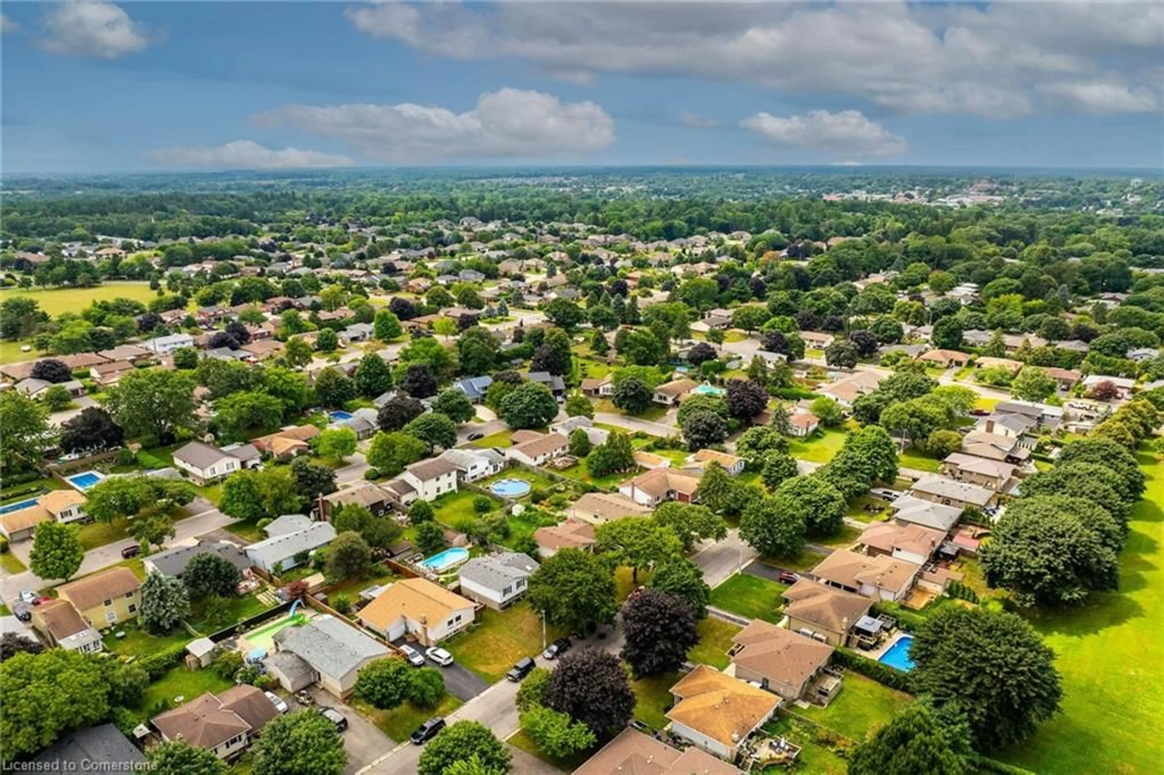 A pic from outside/outdoor area/front of a property/back of a property/a pic from drone, street for 16 Crestlynn Cres, Simcoe Ontario N3Y 4V8