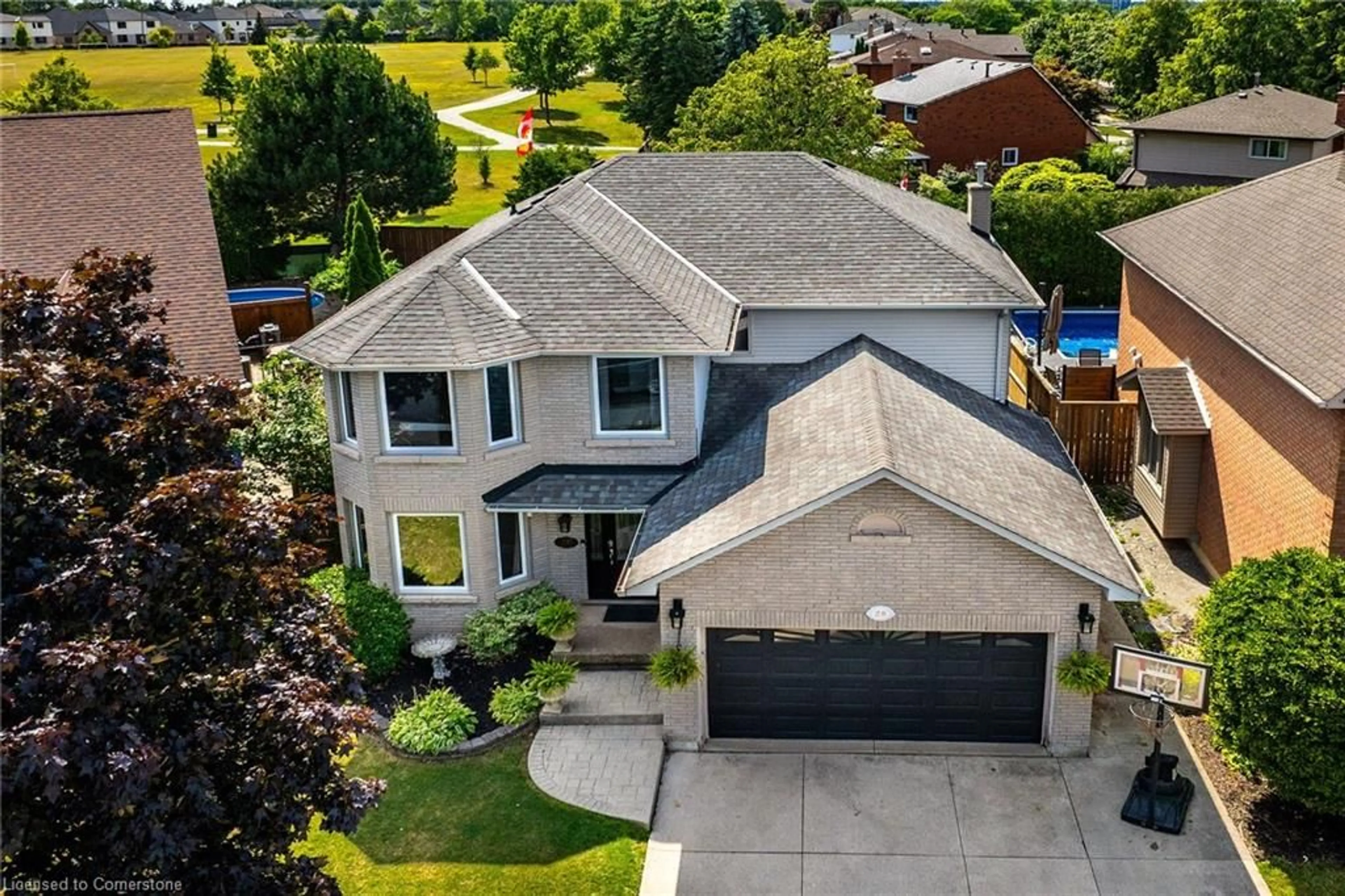A pic from outside/outdoor area/front of a property/back of a property/a pic from drone, street for 28 Dolman St, Stoney Creek Ontario L8J 2P3