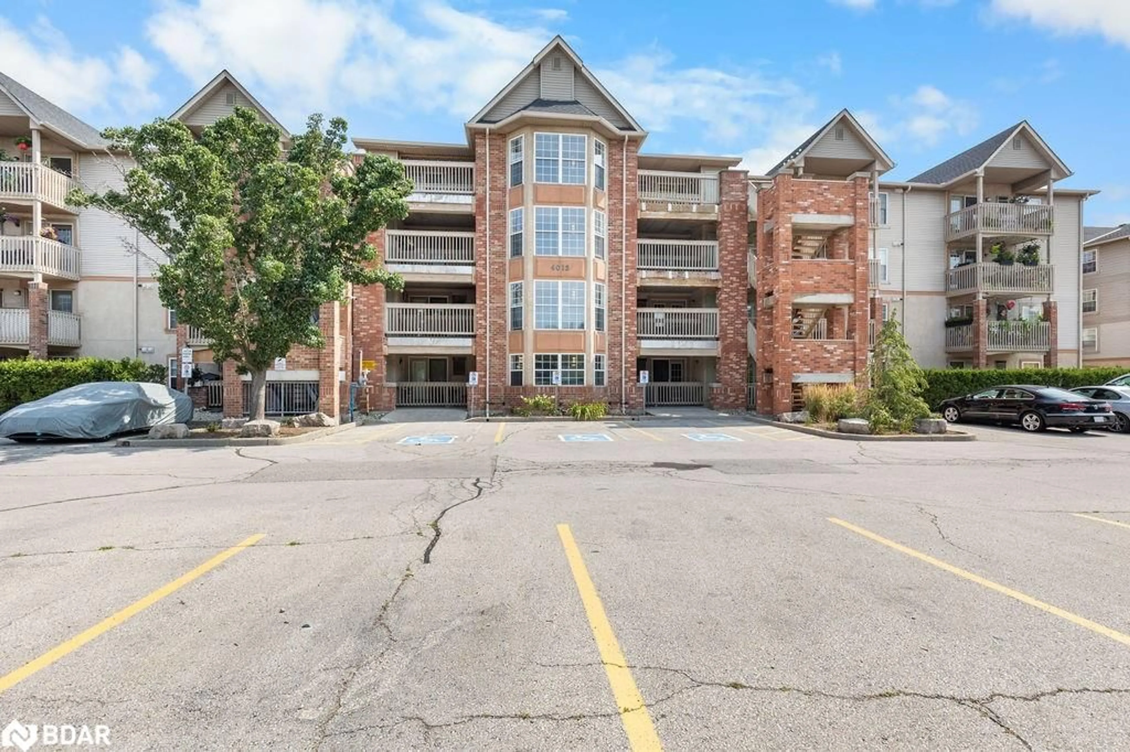 Unknown for 4013 Kilmer Dr #106, Burlington Ontario L7M 4M3