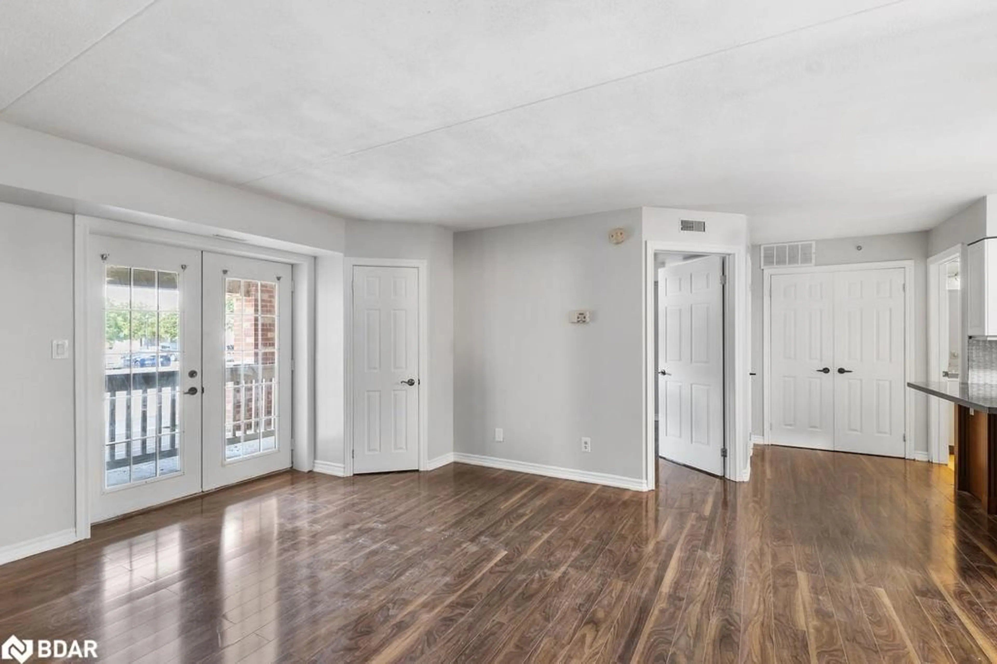 A pic of a room for 4013 Kilmer Dr #106, Burlington Ontario L7M 4M3