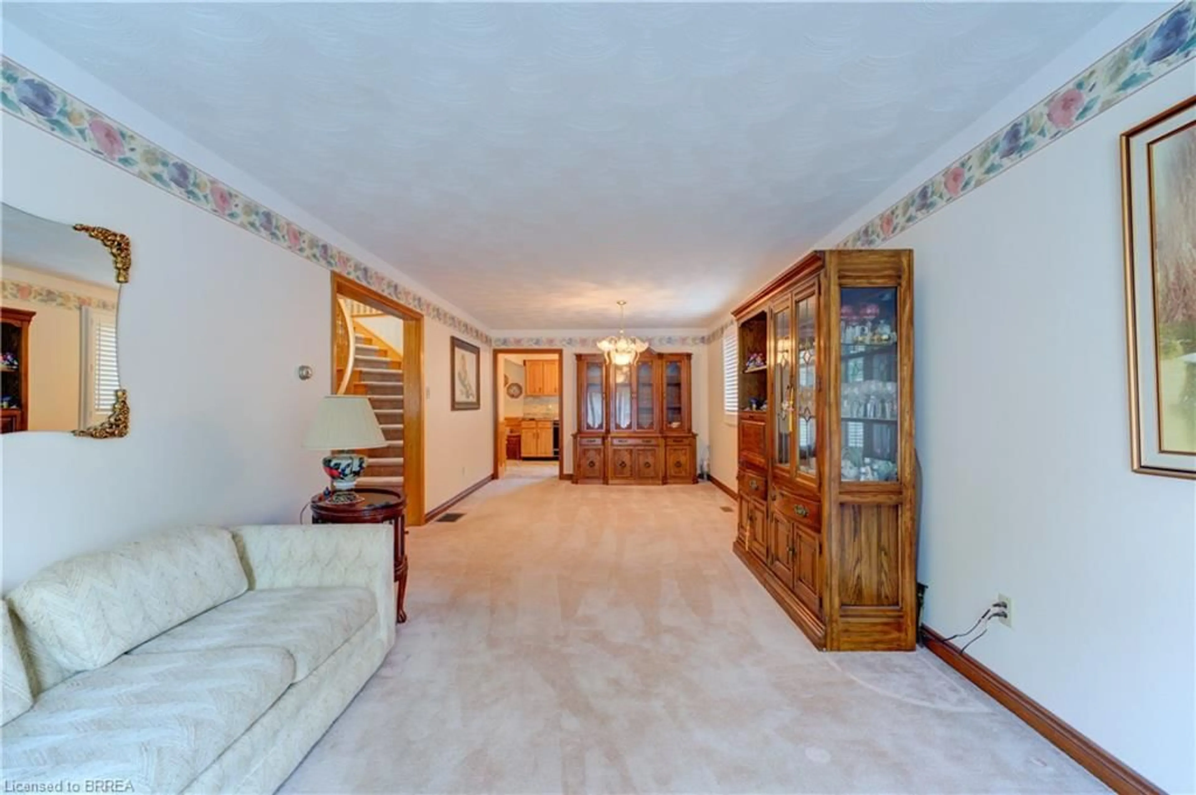 Indoor foyer for 18 Riva Ridge, Brantford Ontario N3P 1S2