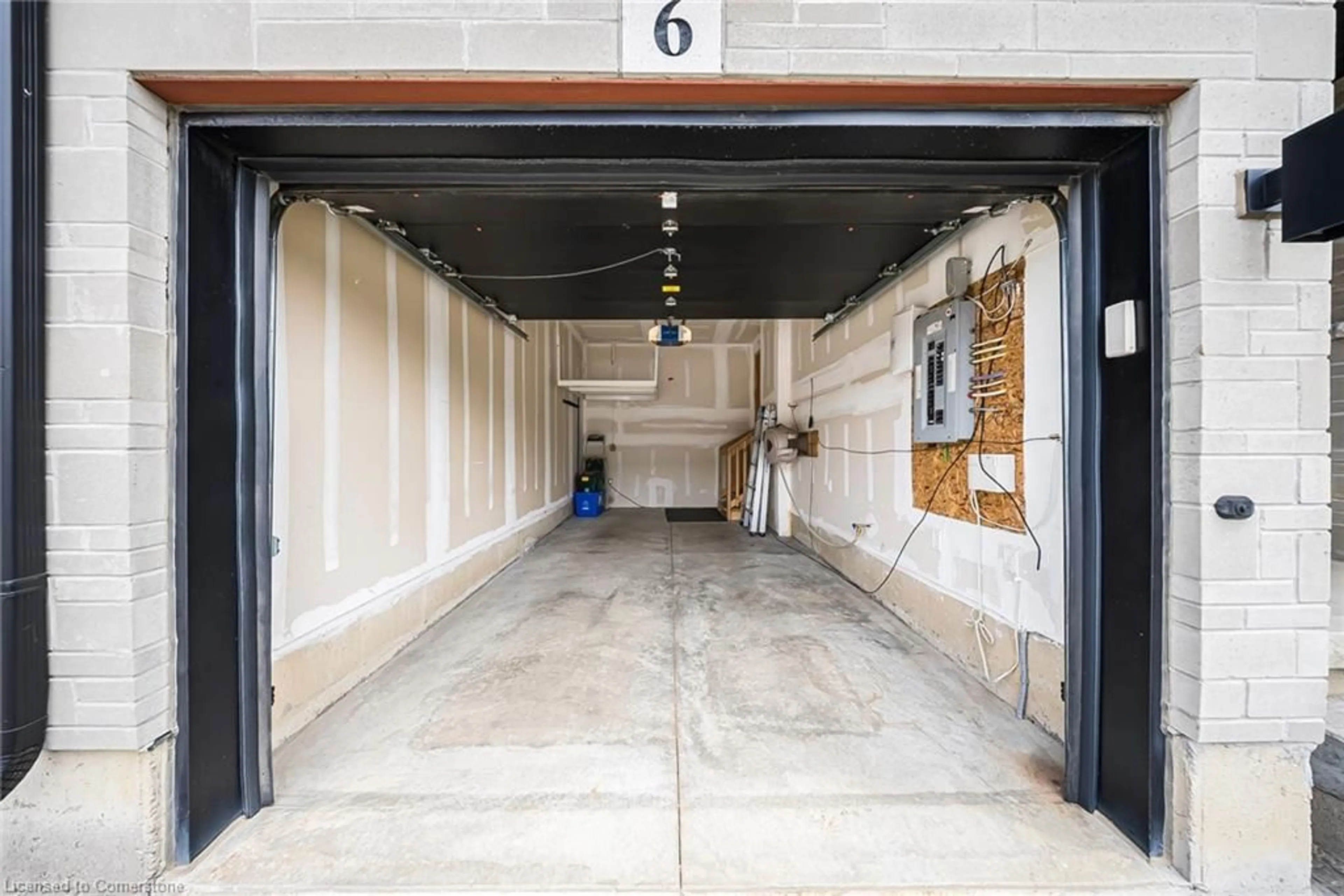 Unknown for 6 Greenwich Avenue, Stoney Creek Ontario L8J 0A5