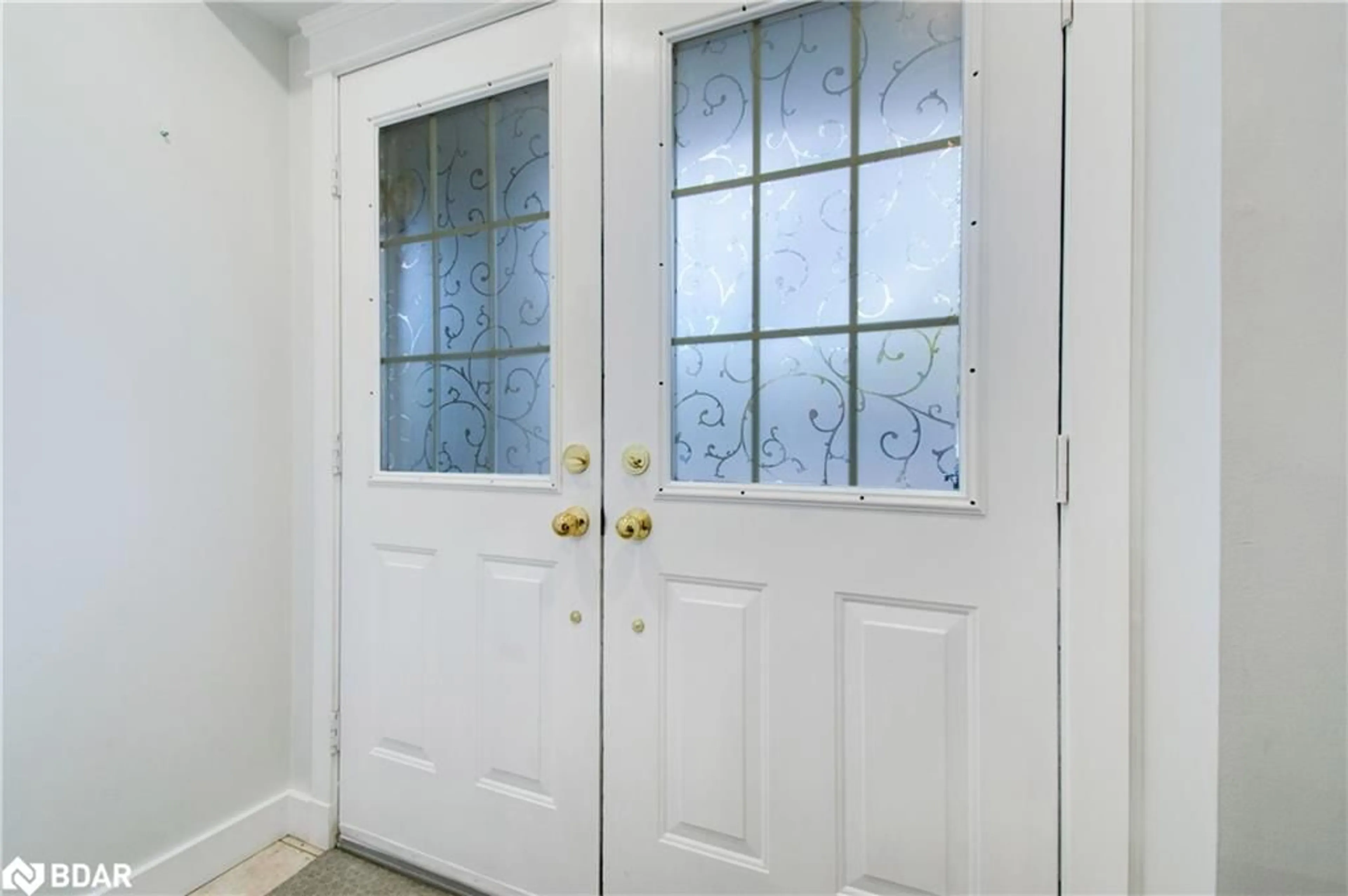 Indoor entryway for 41 Dominion Gardens Dr, Halton Hills Ontario L7G 6B2