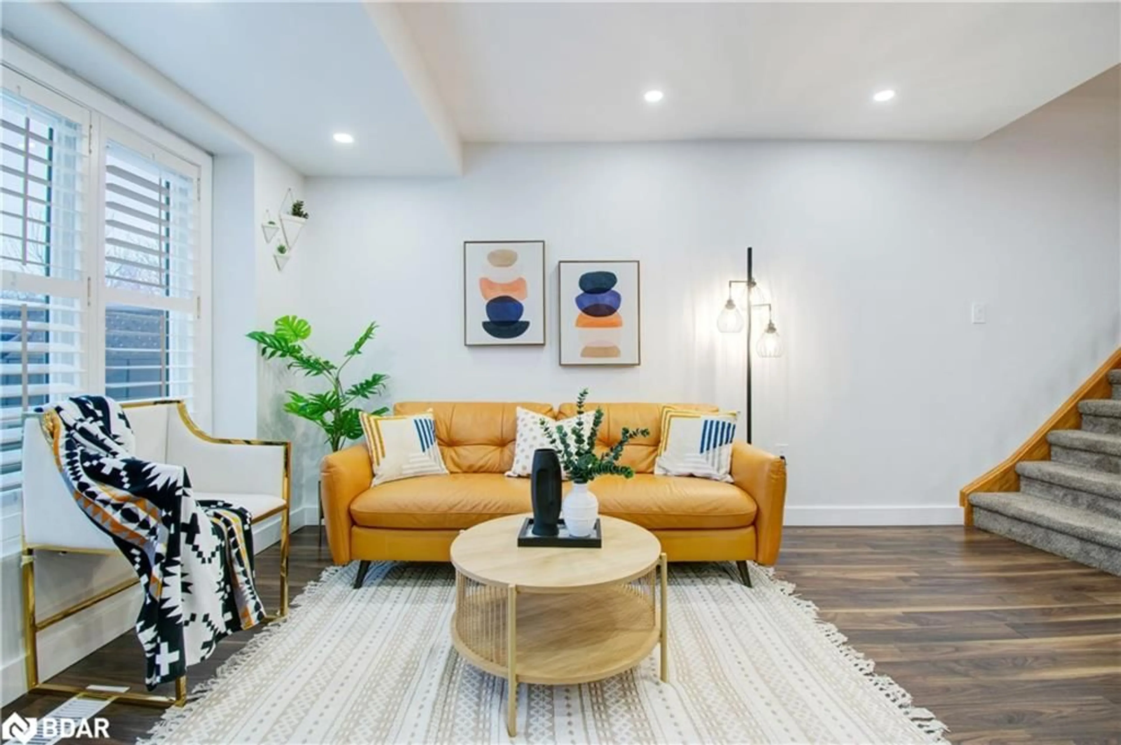 Living room with furniture, unknown for 41 Dominion Gardens Dr, Halton Hills Ontario L7G 6B2