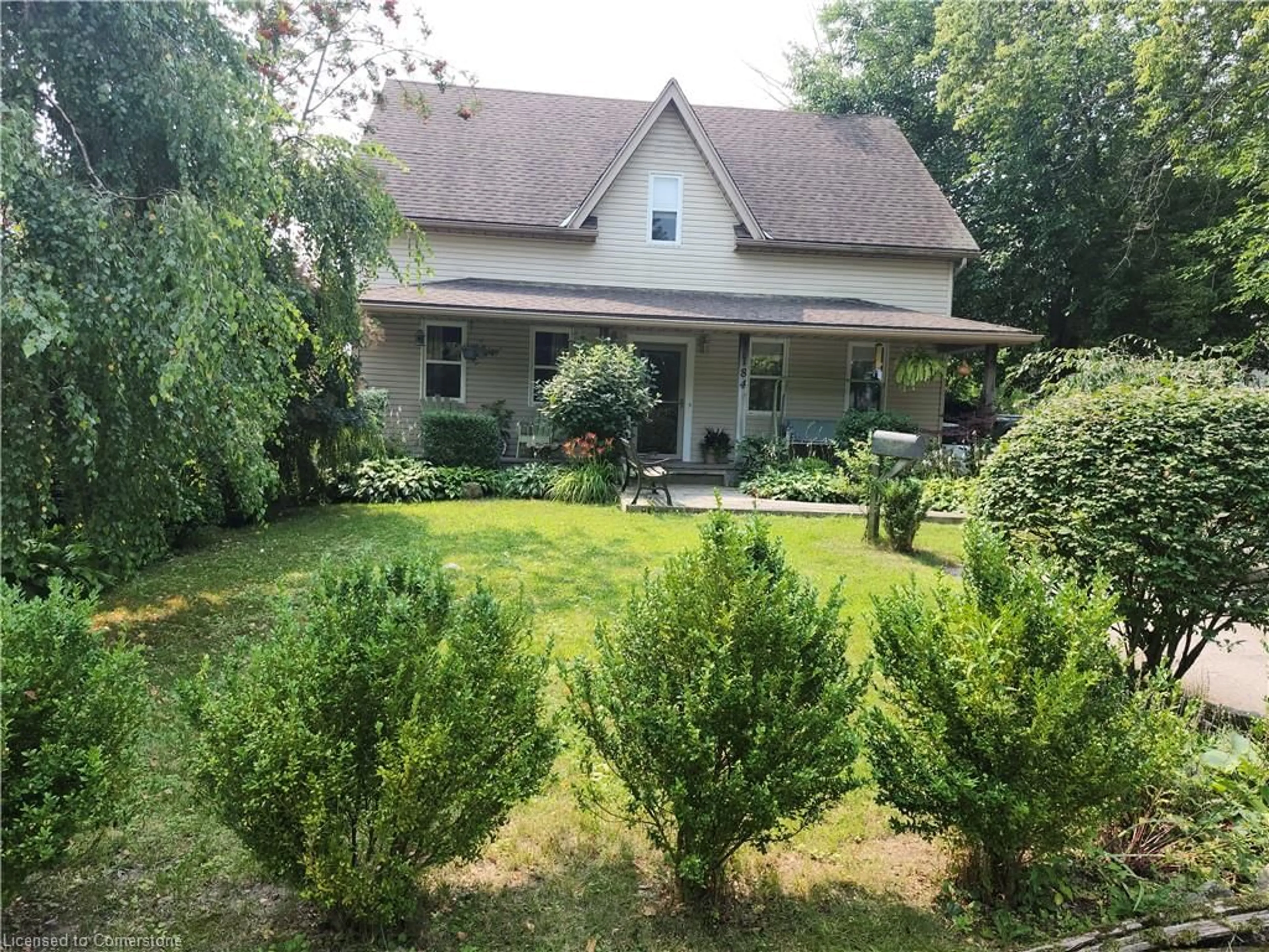 A pic from outside/outdoor area/front of a property/back of a property/a pic from drone, street for 184 Temperance St, Waterford Ontario N0E 1Y0