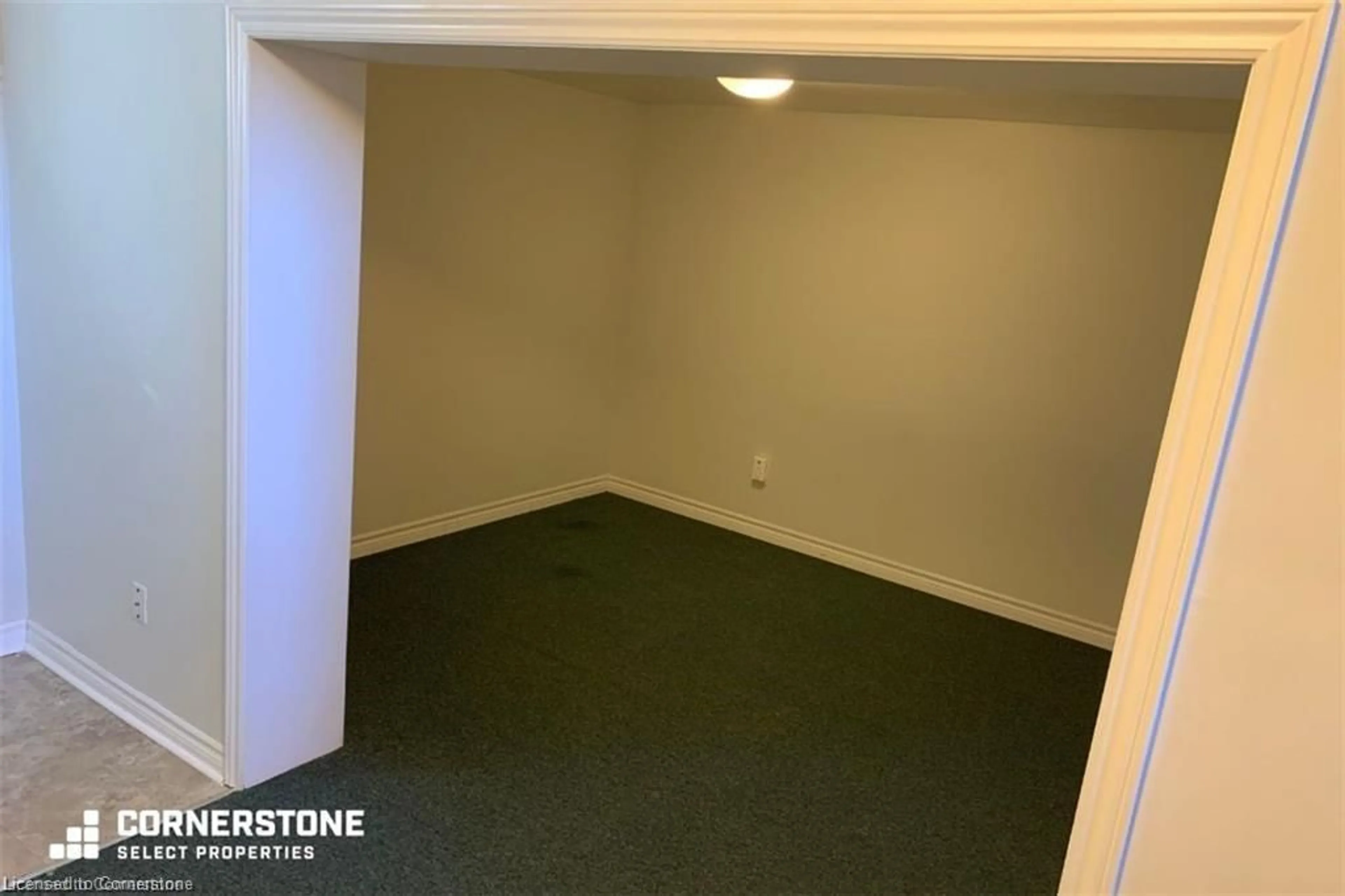 A pic of a room for 40 Summercrest Dr #3, Hamilton Ontario L8K 6M5