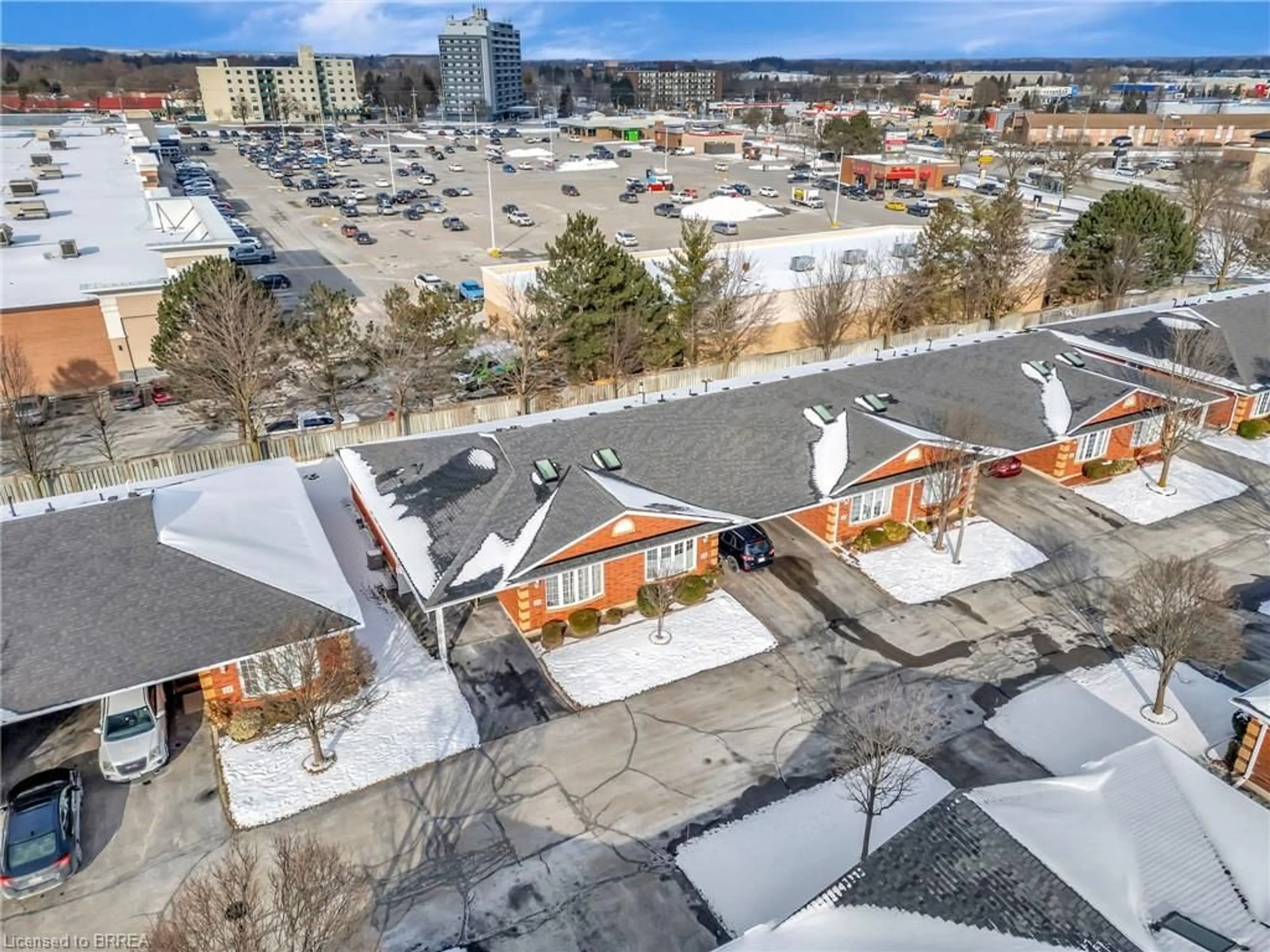 A pic from outside/outdoor area/front of a property/back of a property/a pic from drone, city buildings view from balcony for 570 West St #23, Brantford Ontario N3R 7Y7