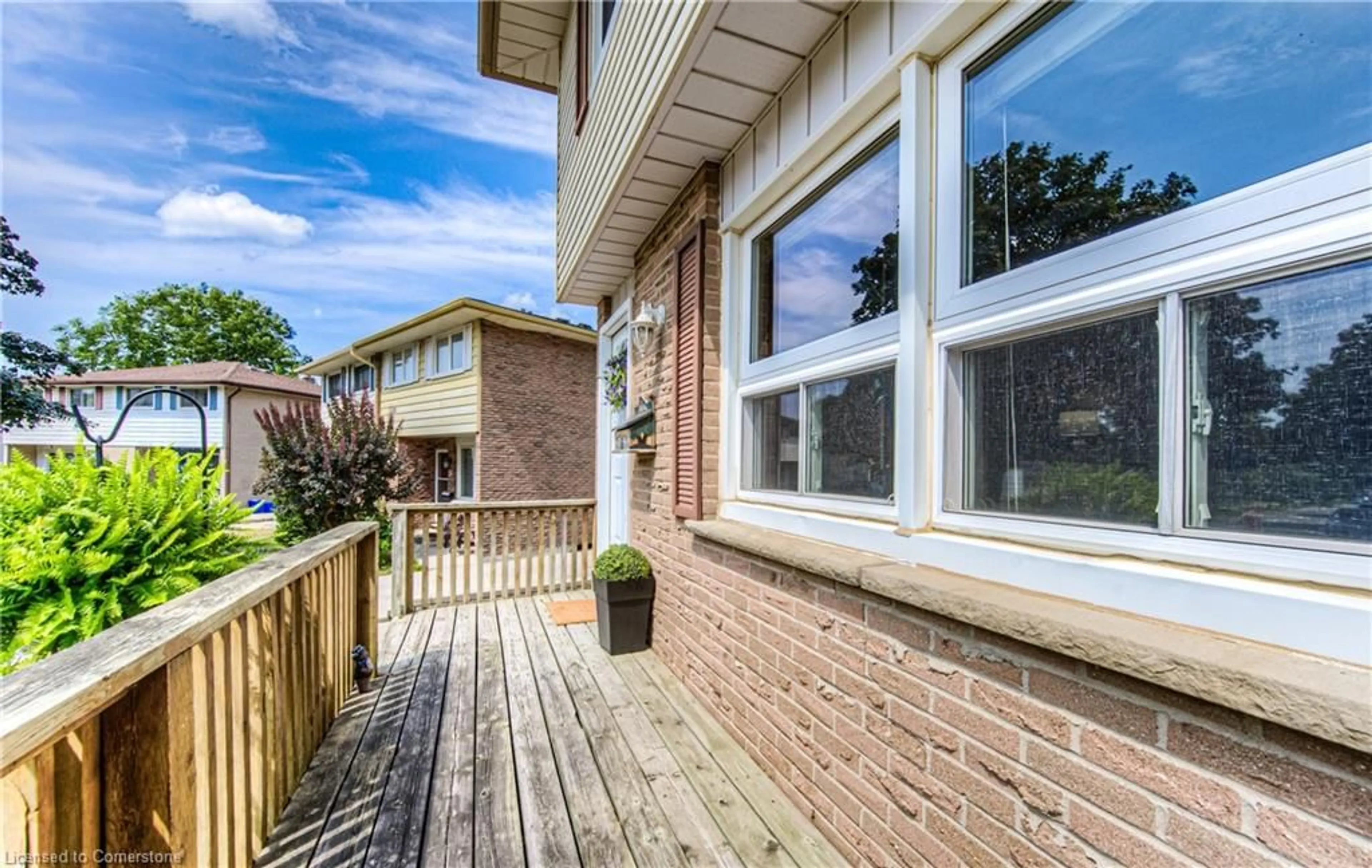 Home with brick exterior material, street for 60 Shea Cres, Kitchener Ontario N2E 1E8