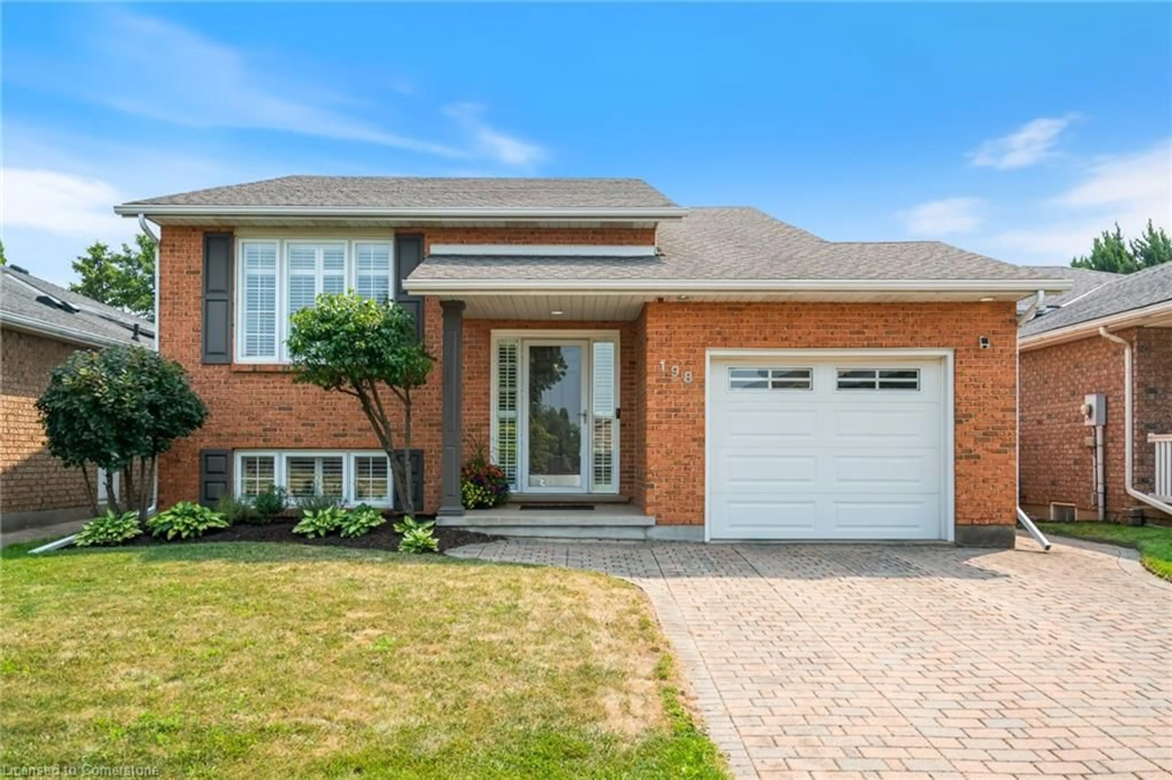 Home with brick exterior material, street for 198 First Street Louth, St. Catharines Ontario L2S 0A6