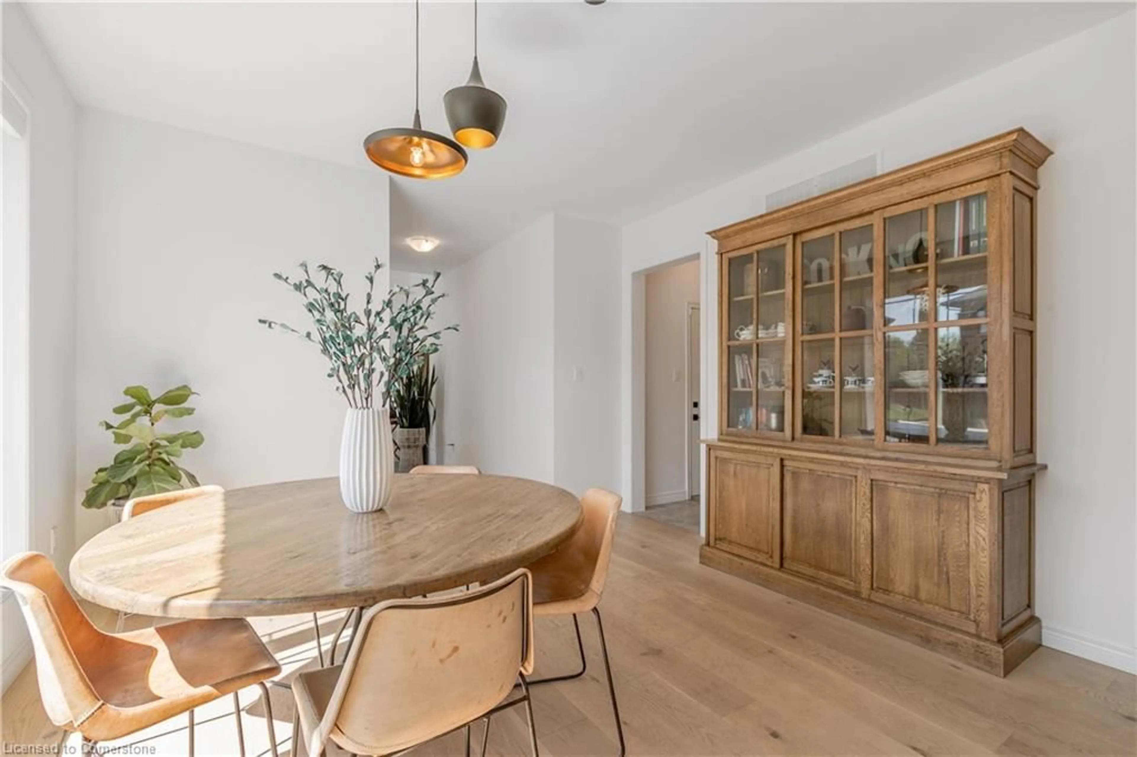 Dining room, wood/laminate floor for 48 Macalister Blvd, Guelph Ontario N1G 0G6