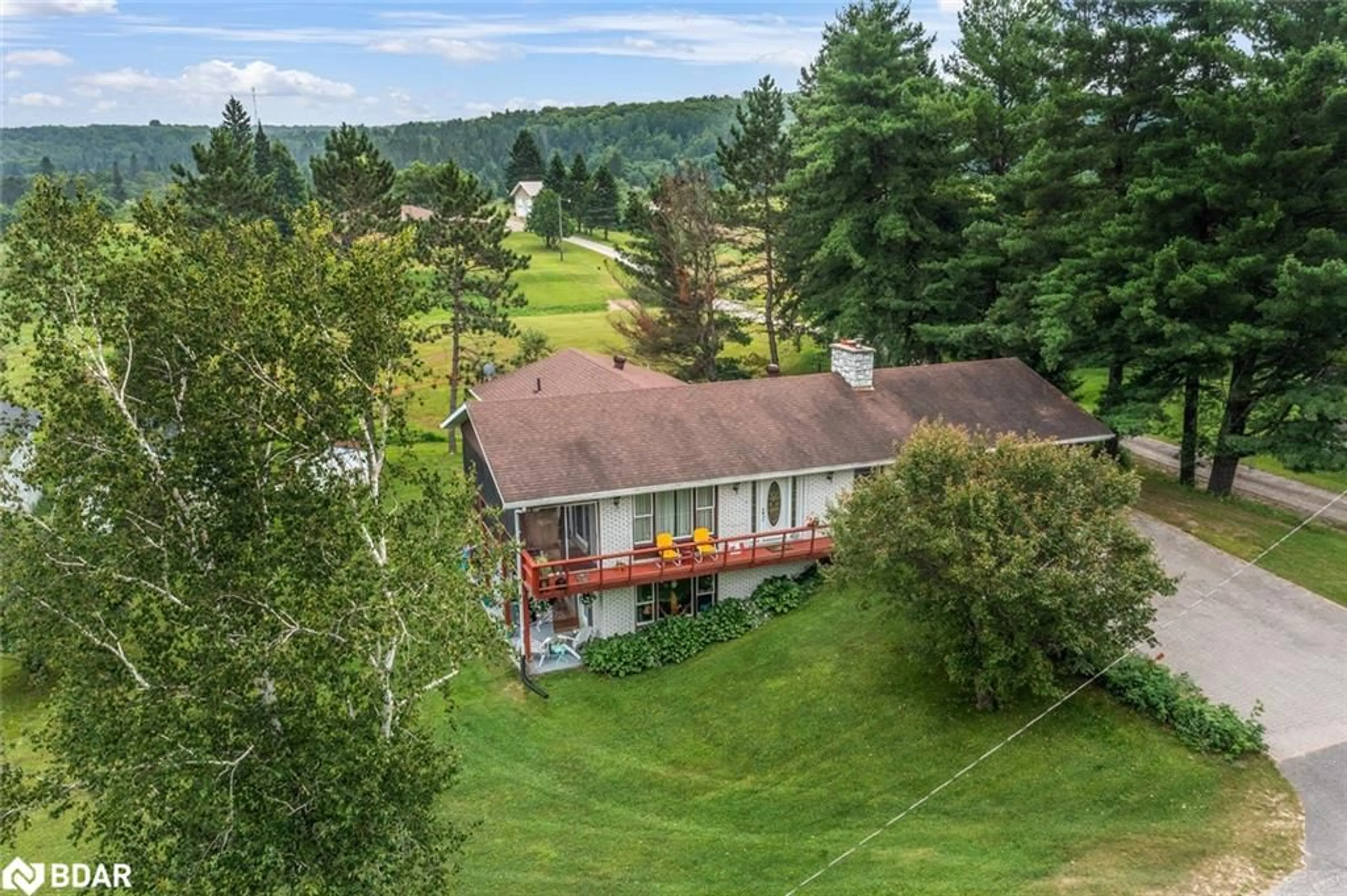 A pic from outside/outdoor area/front of a property/back of a property/a pic from drone, unknown for 236 Queen Street, Burk's Falls Ontario P0A 1C0
