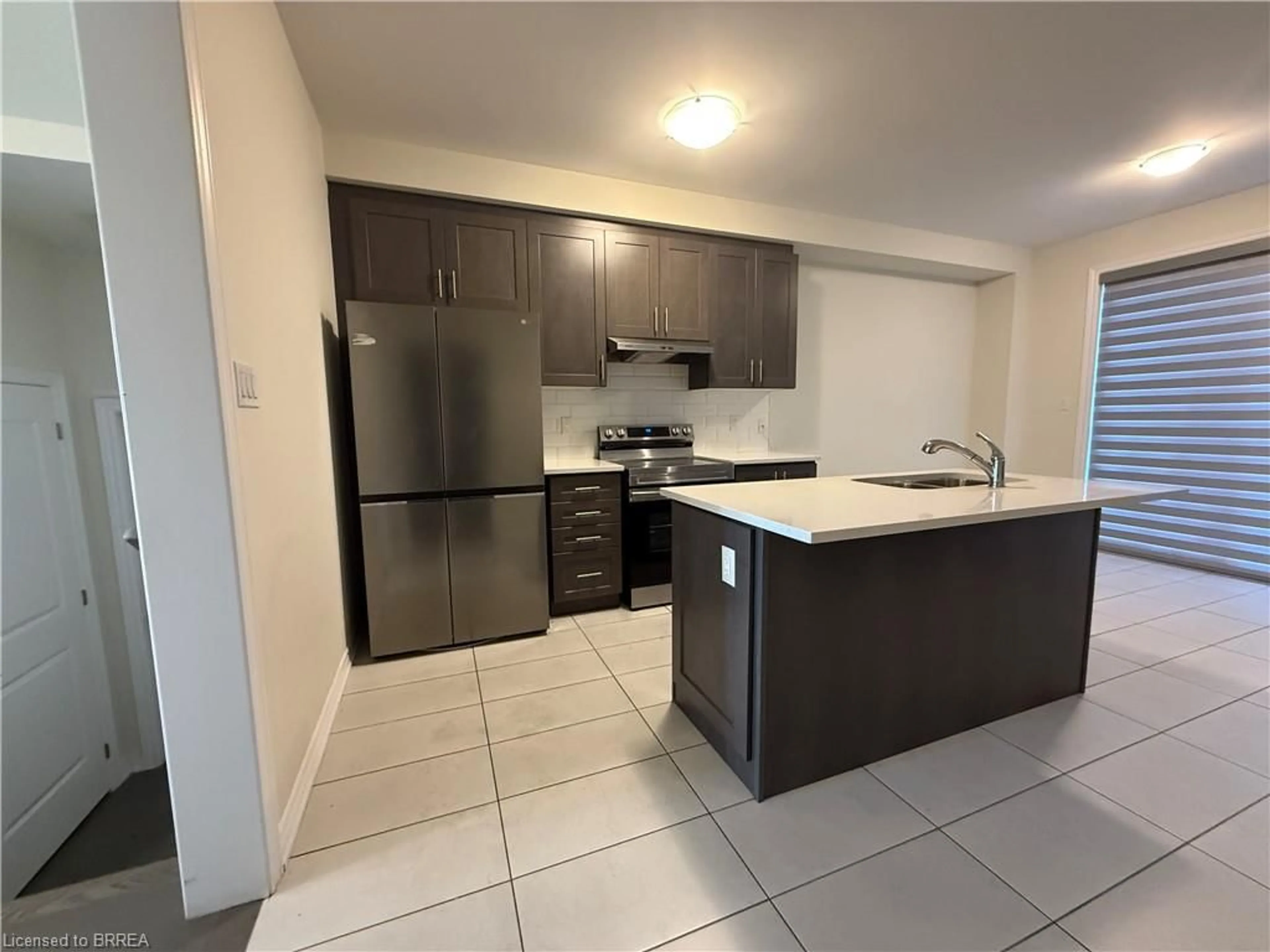 Standard kitchen, unknown for 44 Eccleston St, Brantford Ontario N3T 0X4