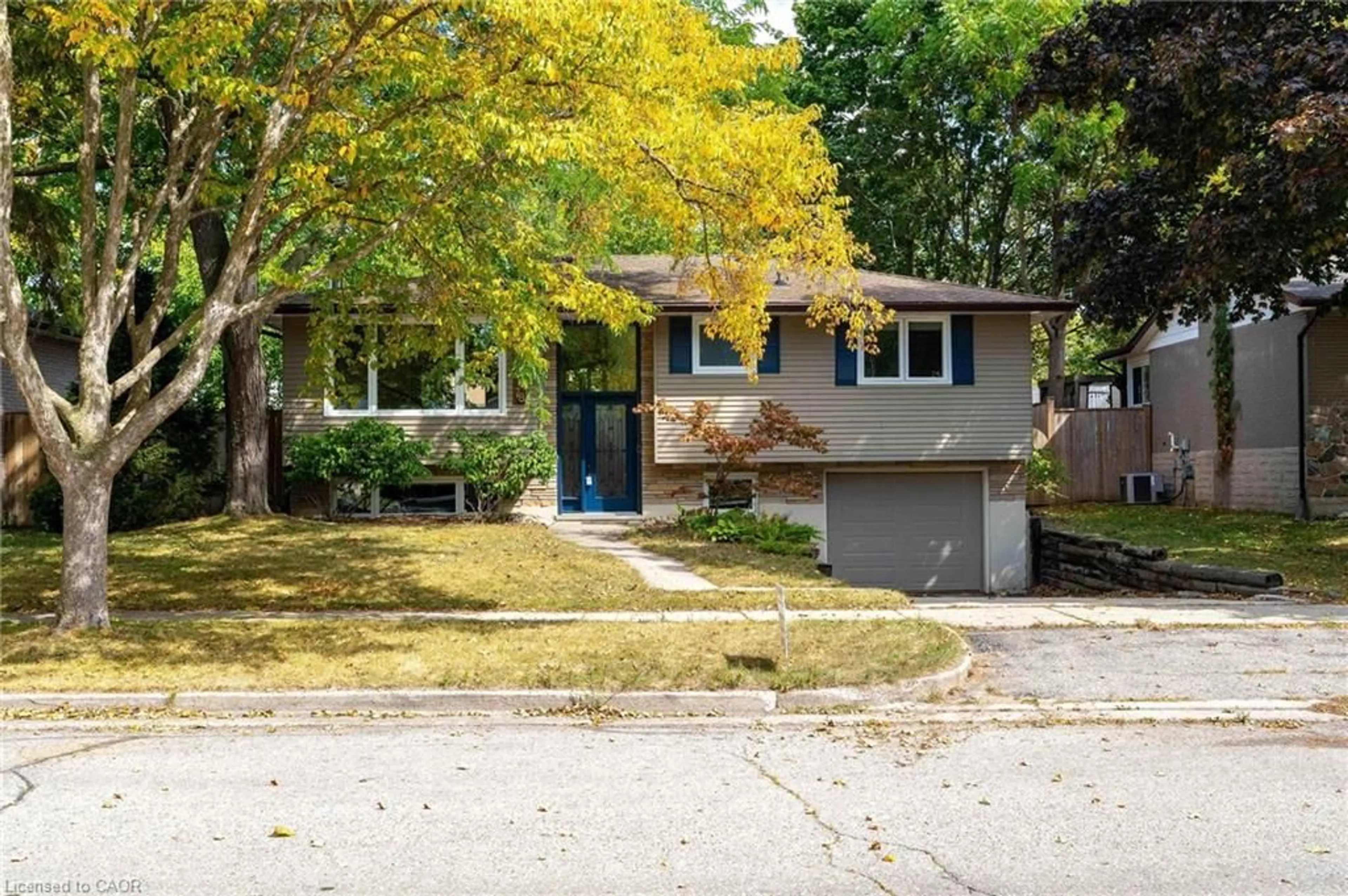 Home with vinyl exterior material, street for 78 Tupper Cres, Kitchener Ontario N2B 2X9