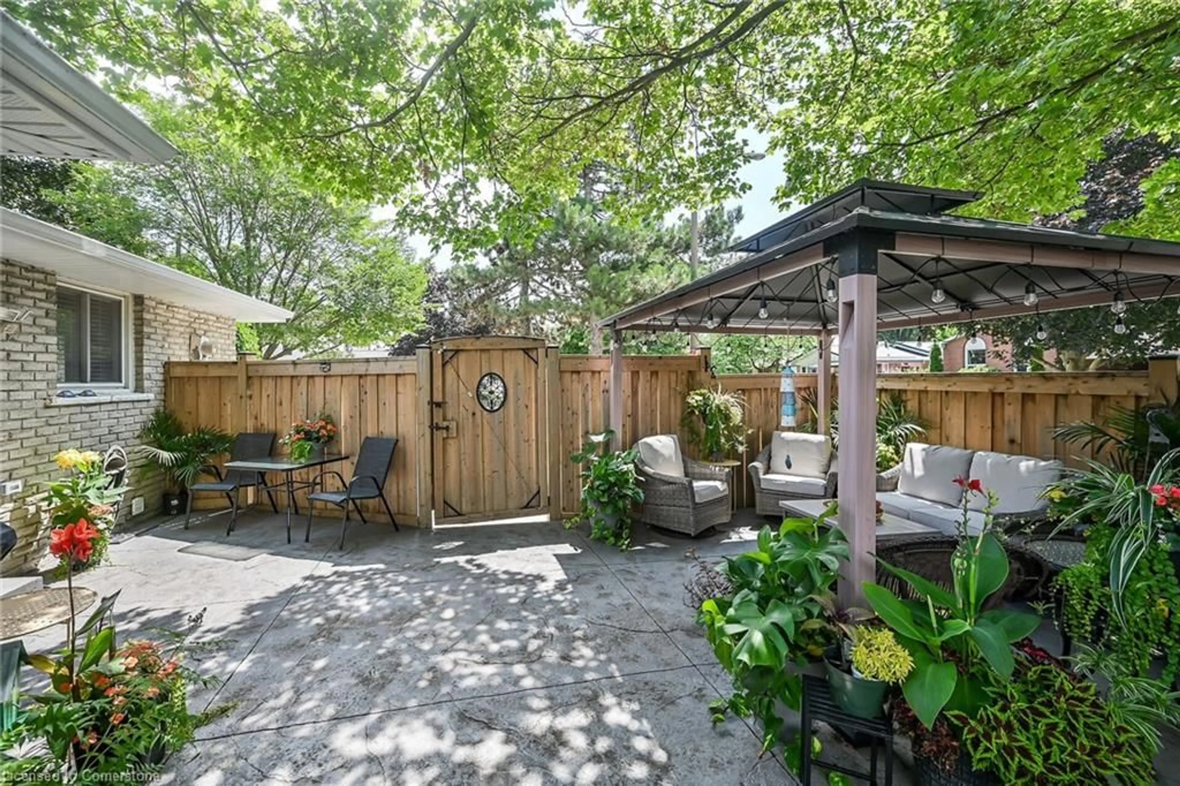 Patio, street for 146 Fiona Cres, Hamilton Ontario L9C 6P4