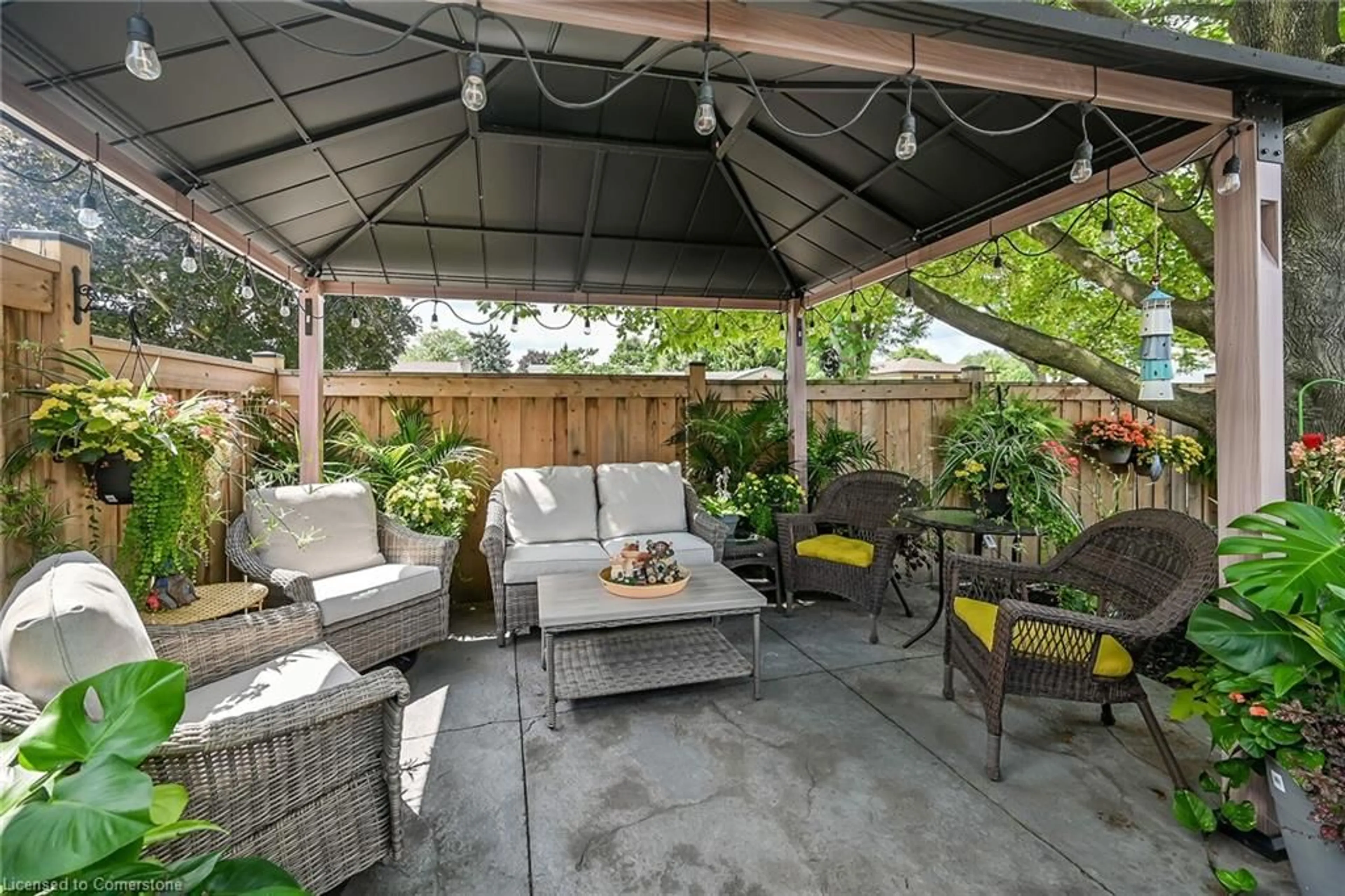 Patio, street for 146 Fiona Cres, Hamilton Ontario L9C 6P4