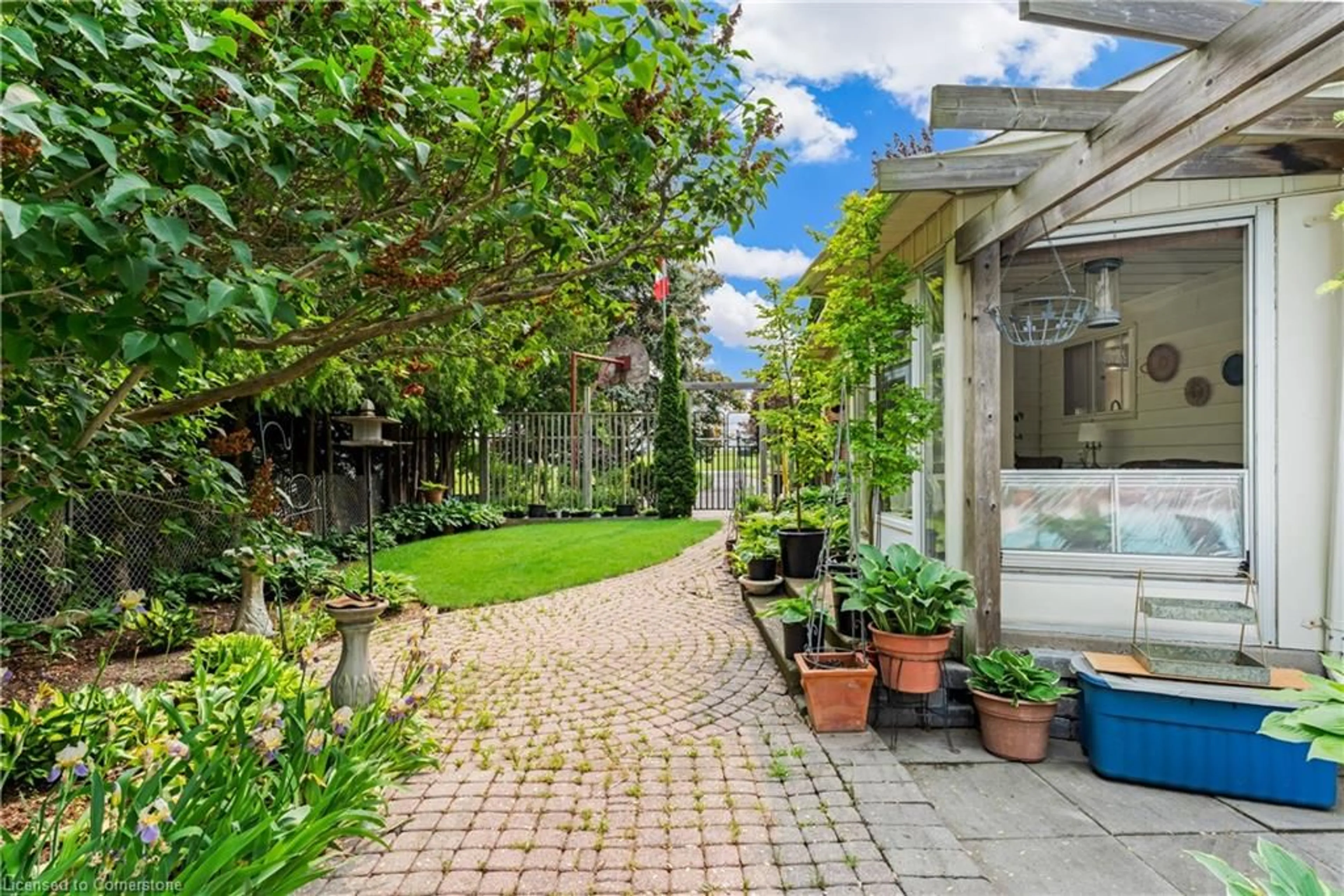 Patio, street for 1898 Concession 4 Road, Niagara-on-the-Lake Ontario L0S 1J0
