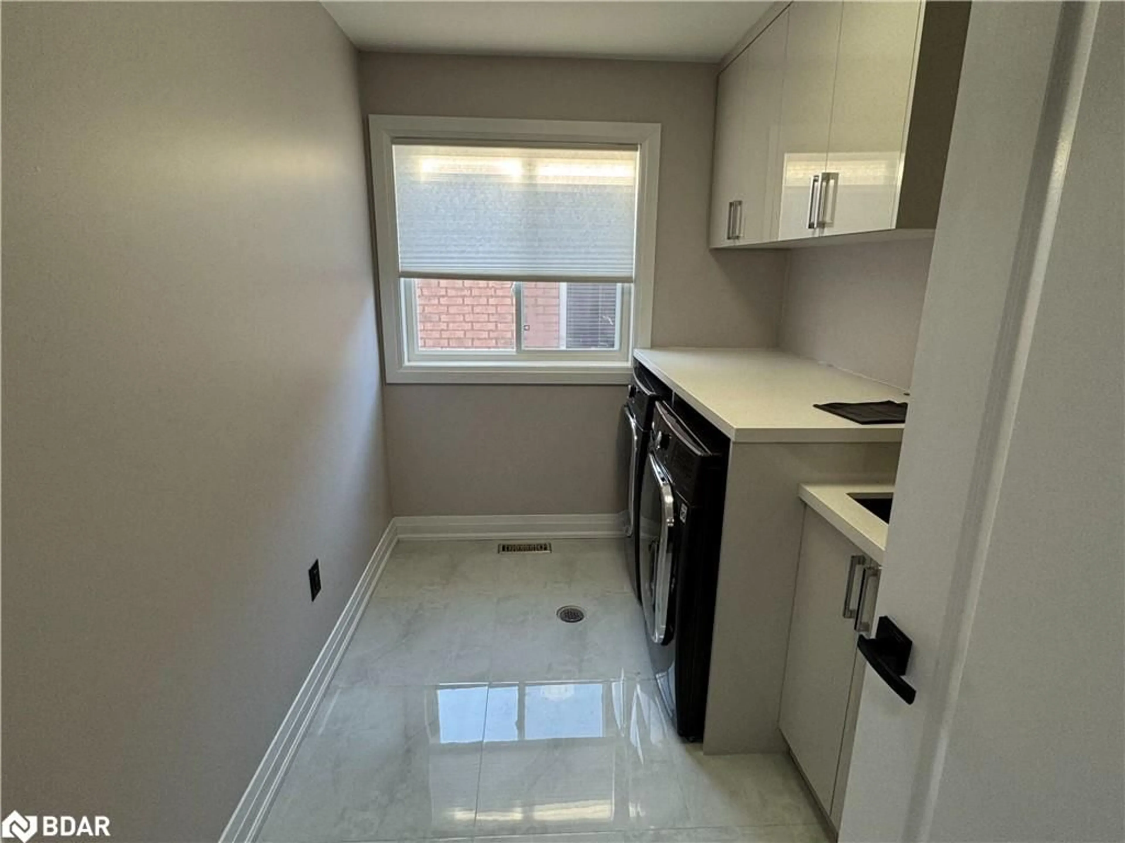 A pic of a room for 49 Catherine Dr, Barrie Ontario L4N 0Y5