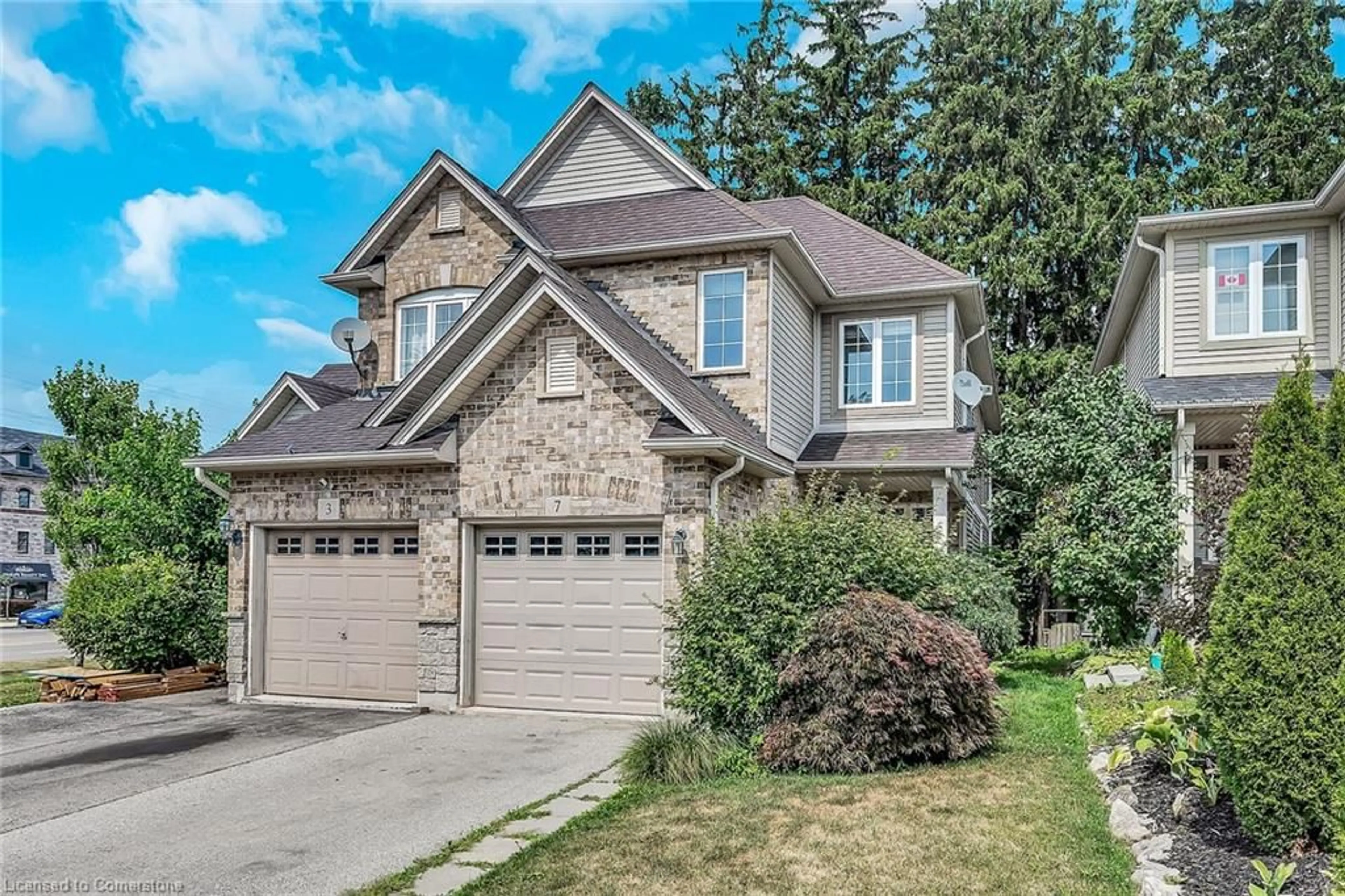 Home with brick exterior material, street for 7 Goldenview Crt, Waterdown Ontario L8B 0L2