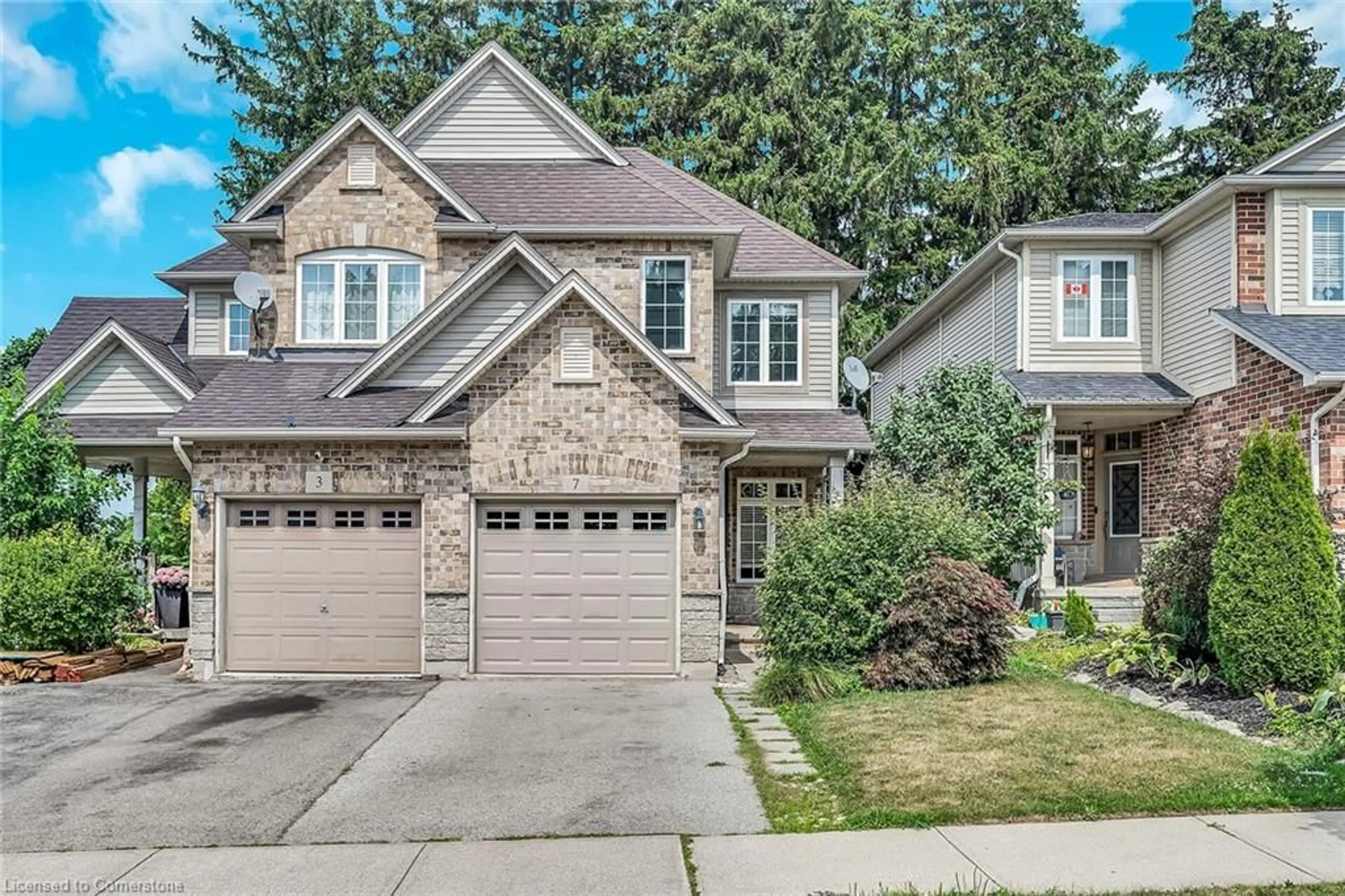 Home with brick exterior material, street for 7 Goldenview Crt, Waterdown Ontario L8B 0L2