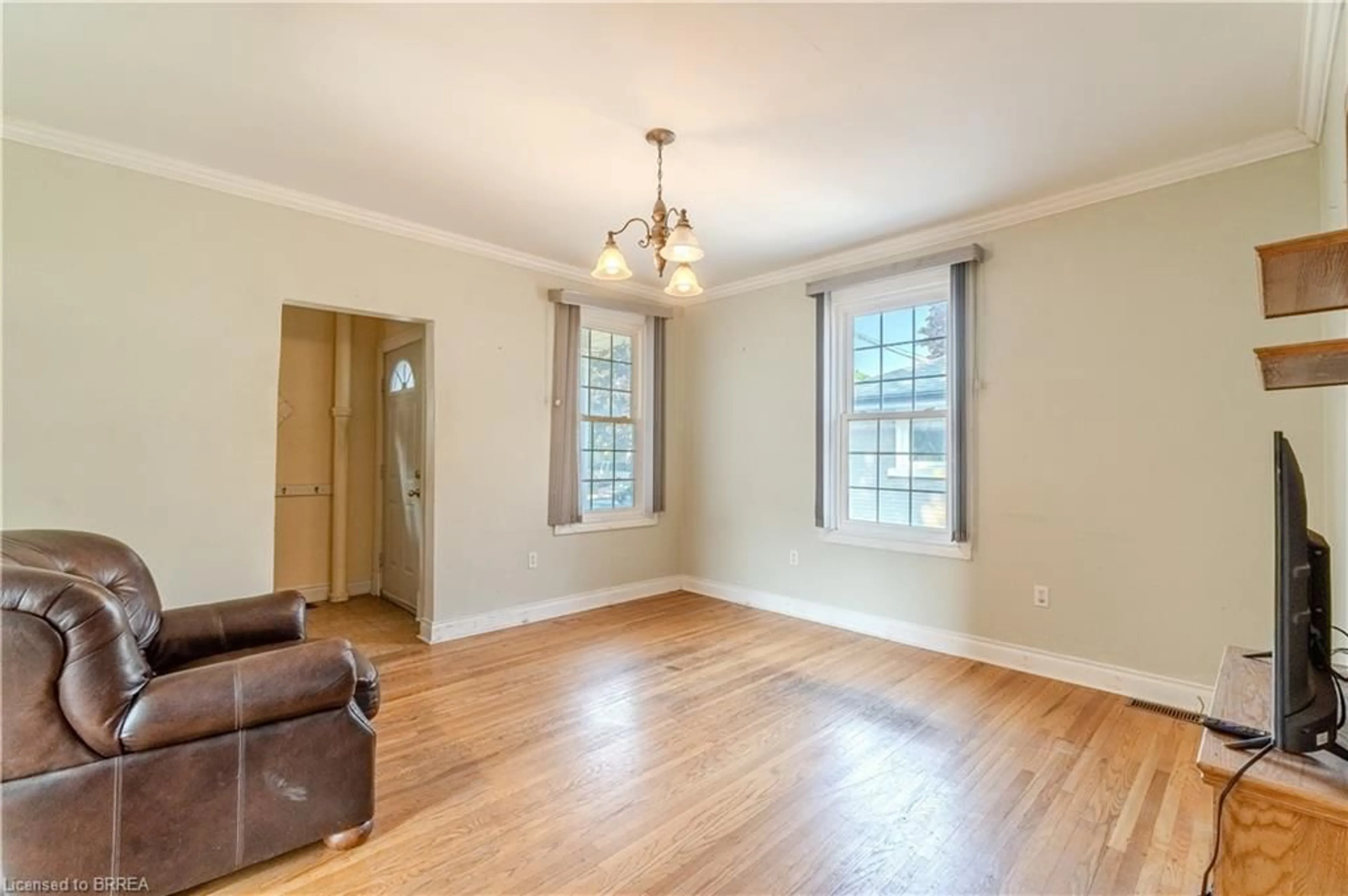 A pic of a room for 41 Stanley St, Cambridge Ontario N1S 2A5