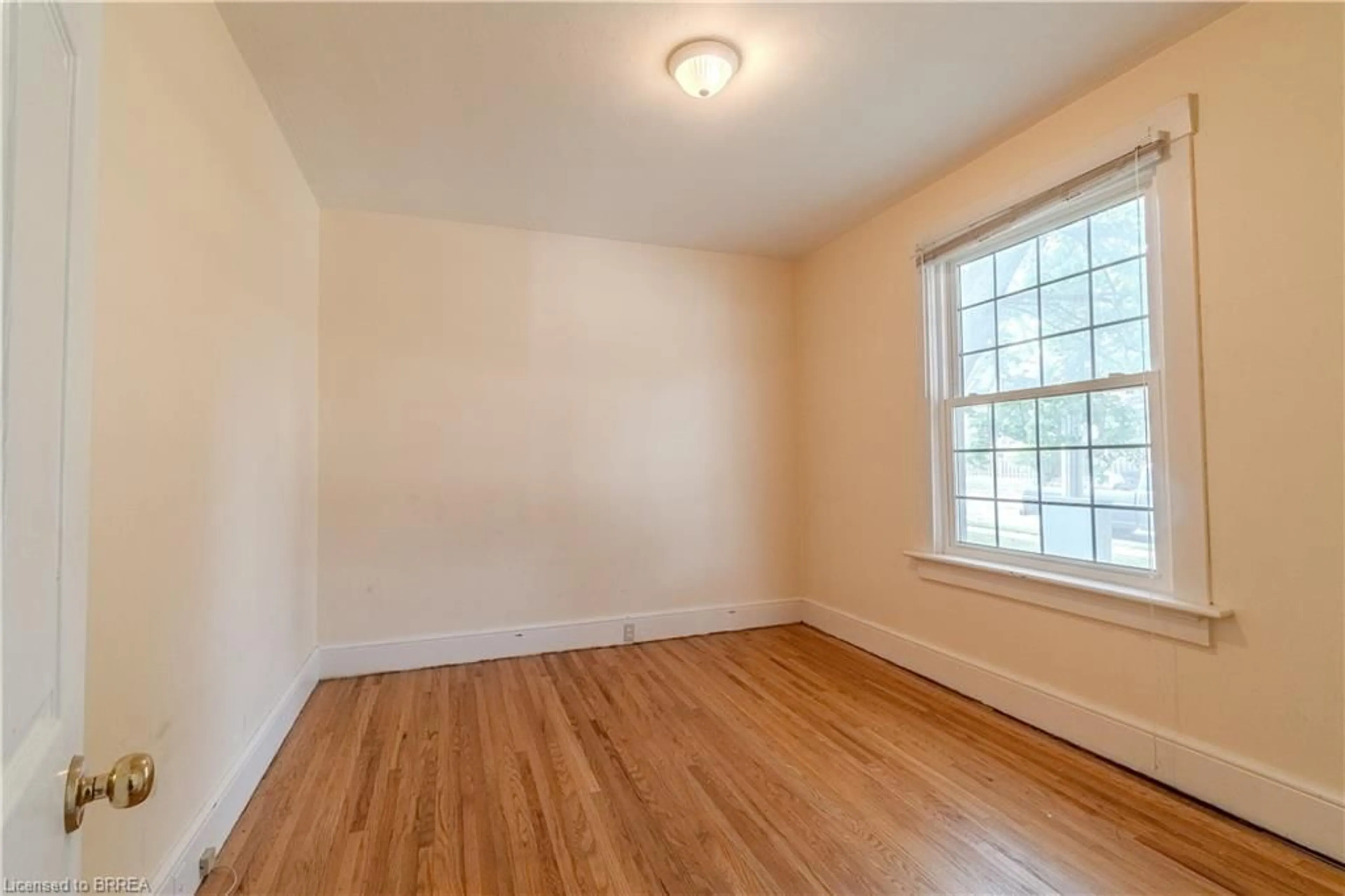 A pic of a room for 41 Stanley St, Cambridge Ontario N1S 2A5