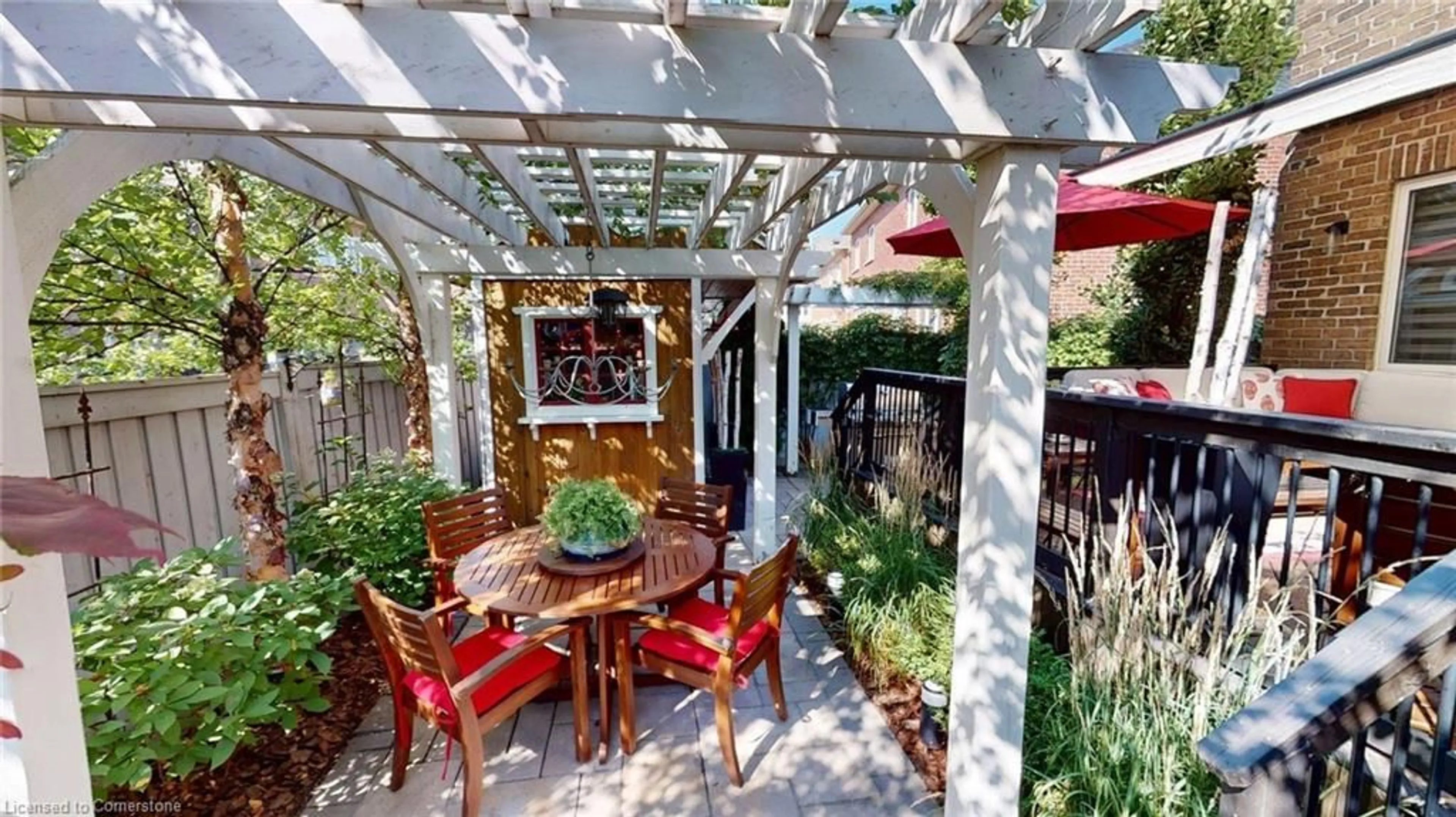 Patio, street for 131 Mcpherson Rd, Caledon Ontario L7C 4A7