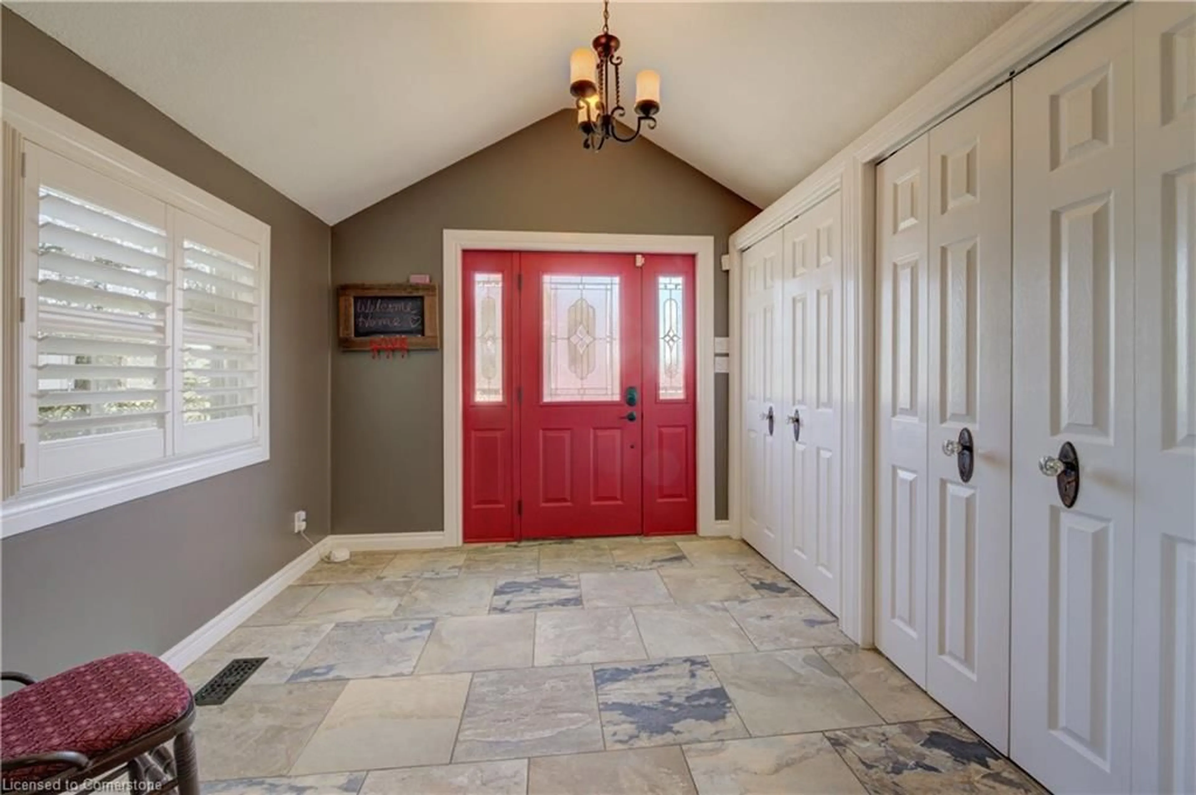 Indoor entryway for 4670 Perth Rd 107 Rd, Perth East Ontario N5A 6S2