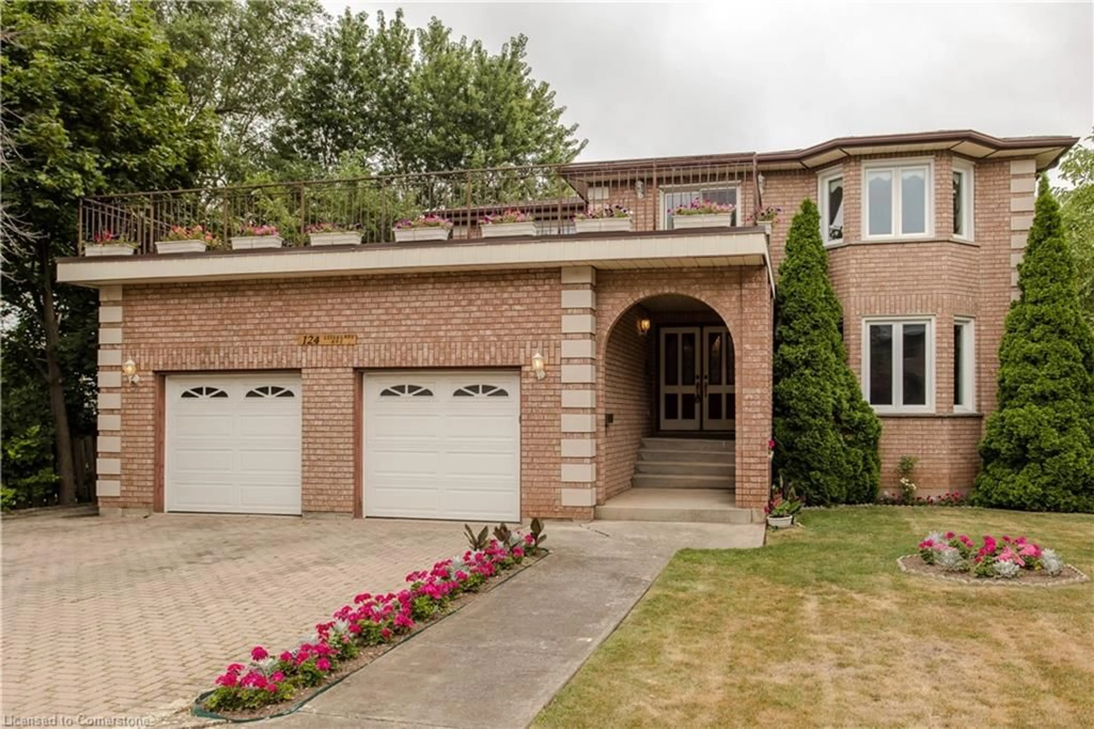 Home with brick exterior material, street for 124 Leighland Ave, Oakville Ontario L6H 4L6