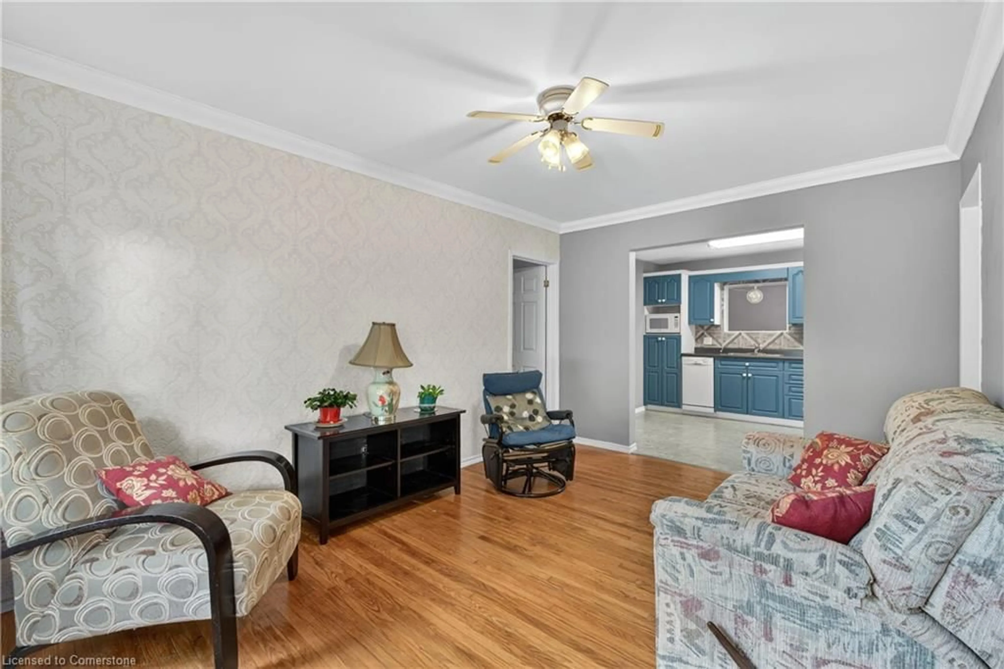 Living room with furniture, unknown for 190 Thorold Rd, Welland Ontario L3C 3V7