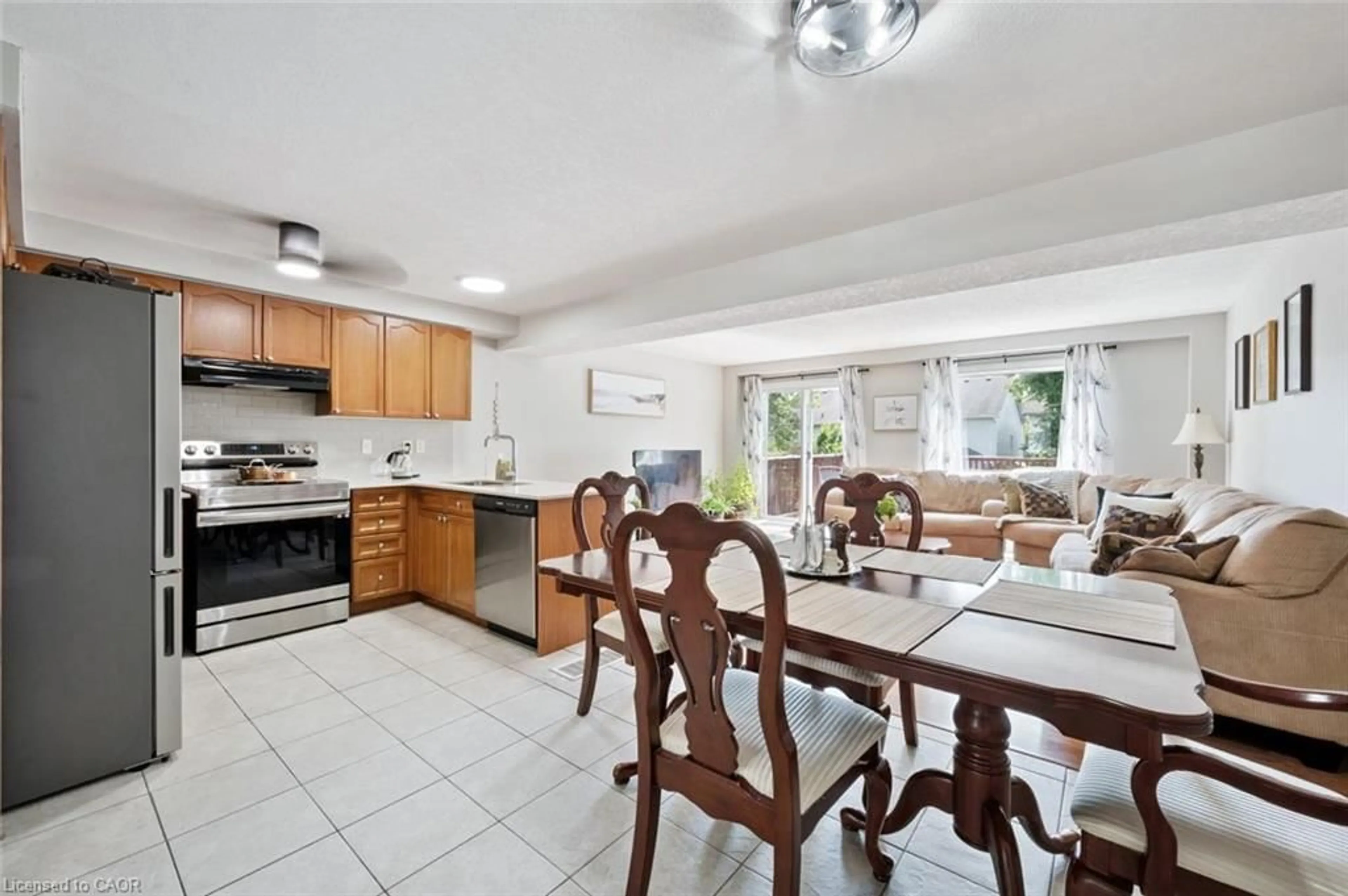 Open concept kitchen, ceramic/tile floor for 66 Jordan Dr, Cambridge Ontario N3C 4E2