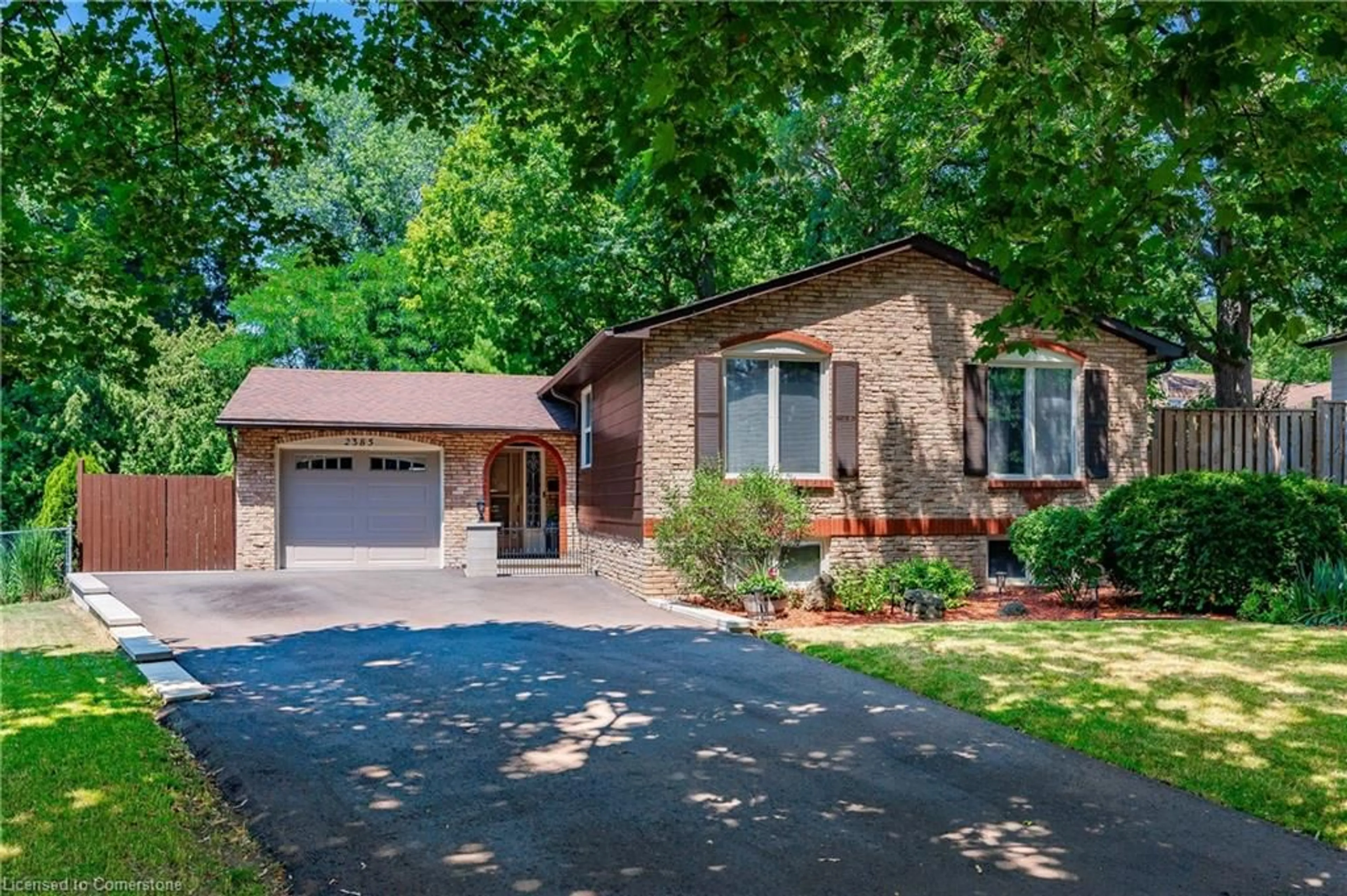 Home with brick exterior material, street for 2385 Peart Crt, Burlington Ontario L7P 2V5