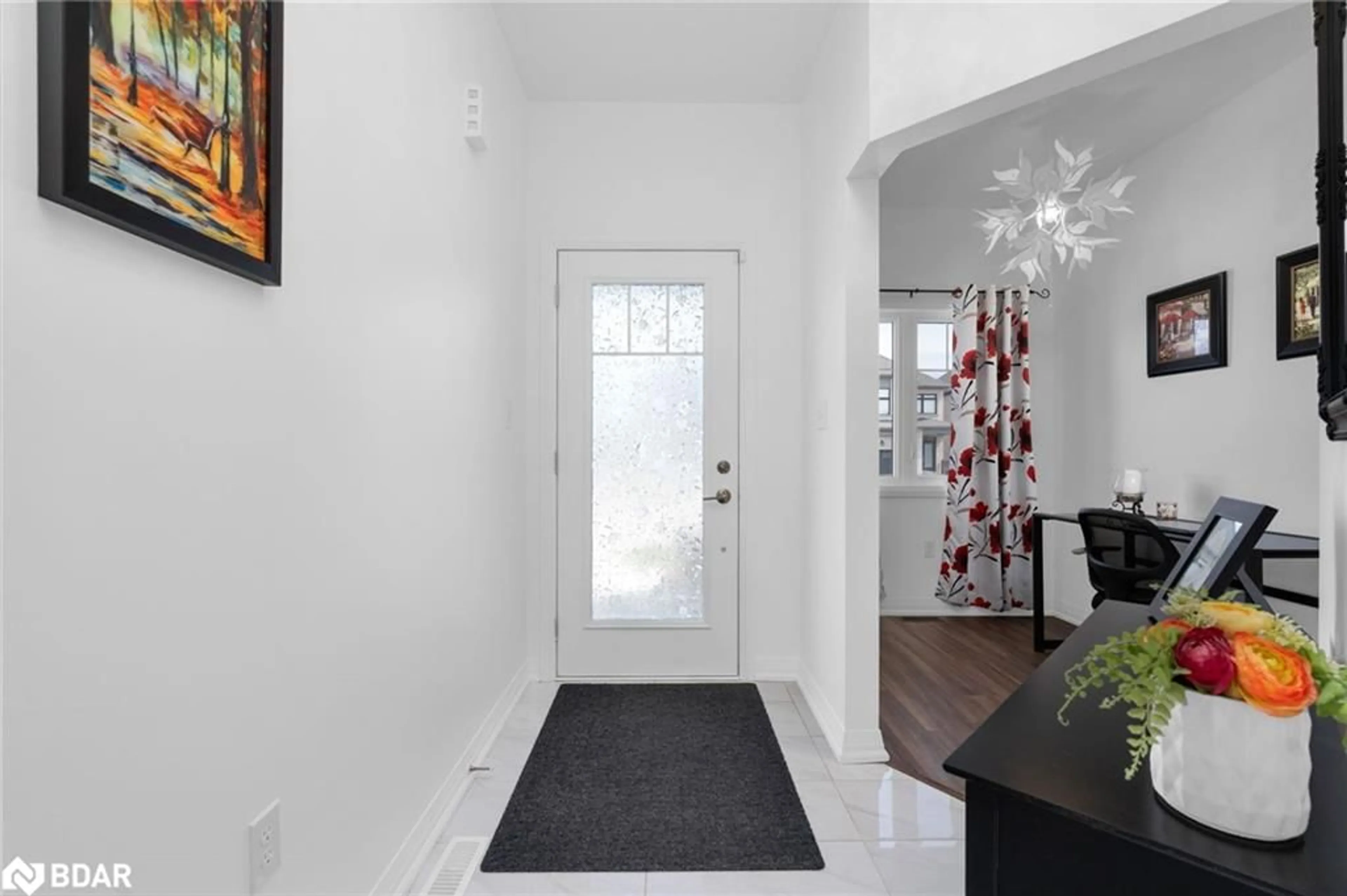 Indoor entryway for 60 Mabern St, Barrie Ontario L9J 0J2