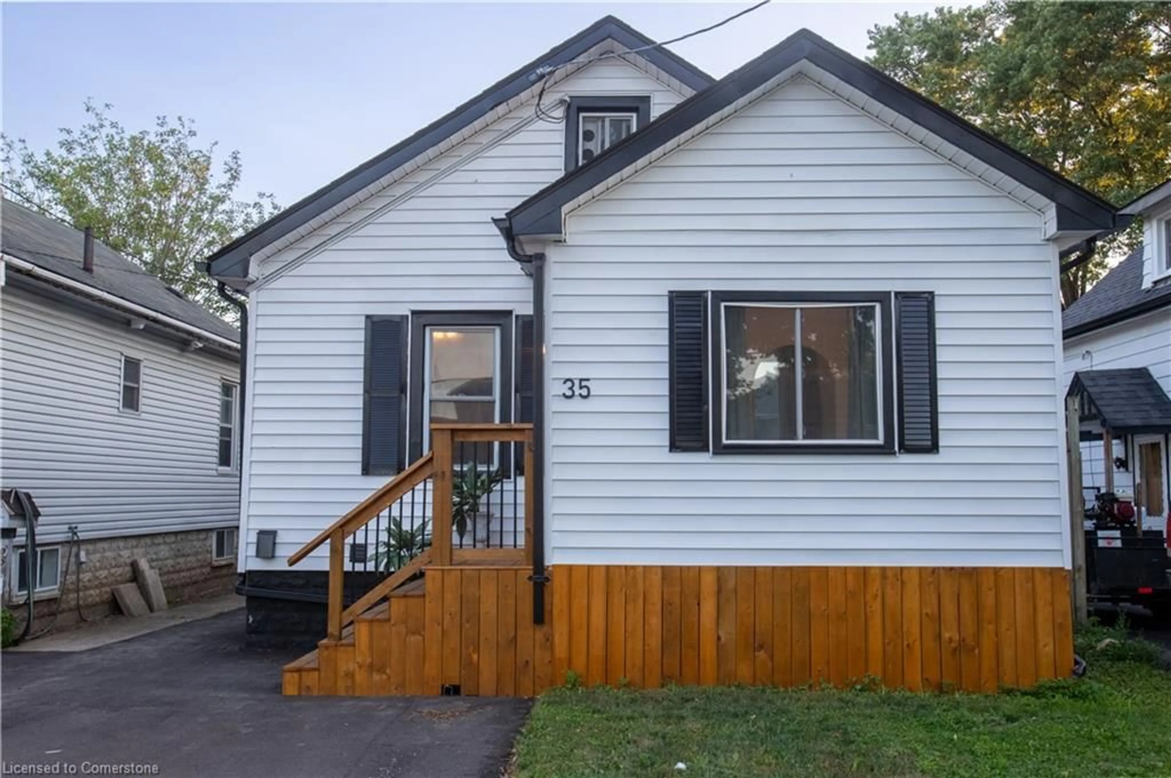 Home with vinyl exterior material, street for 35 St. Peter St, St. Catharines Ontario L2T 1P1