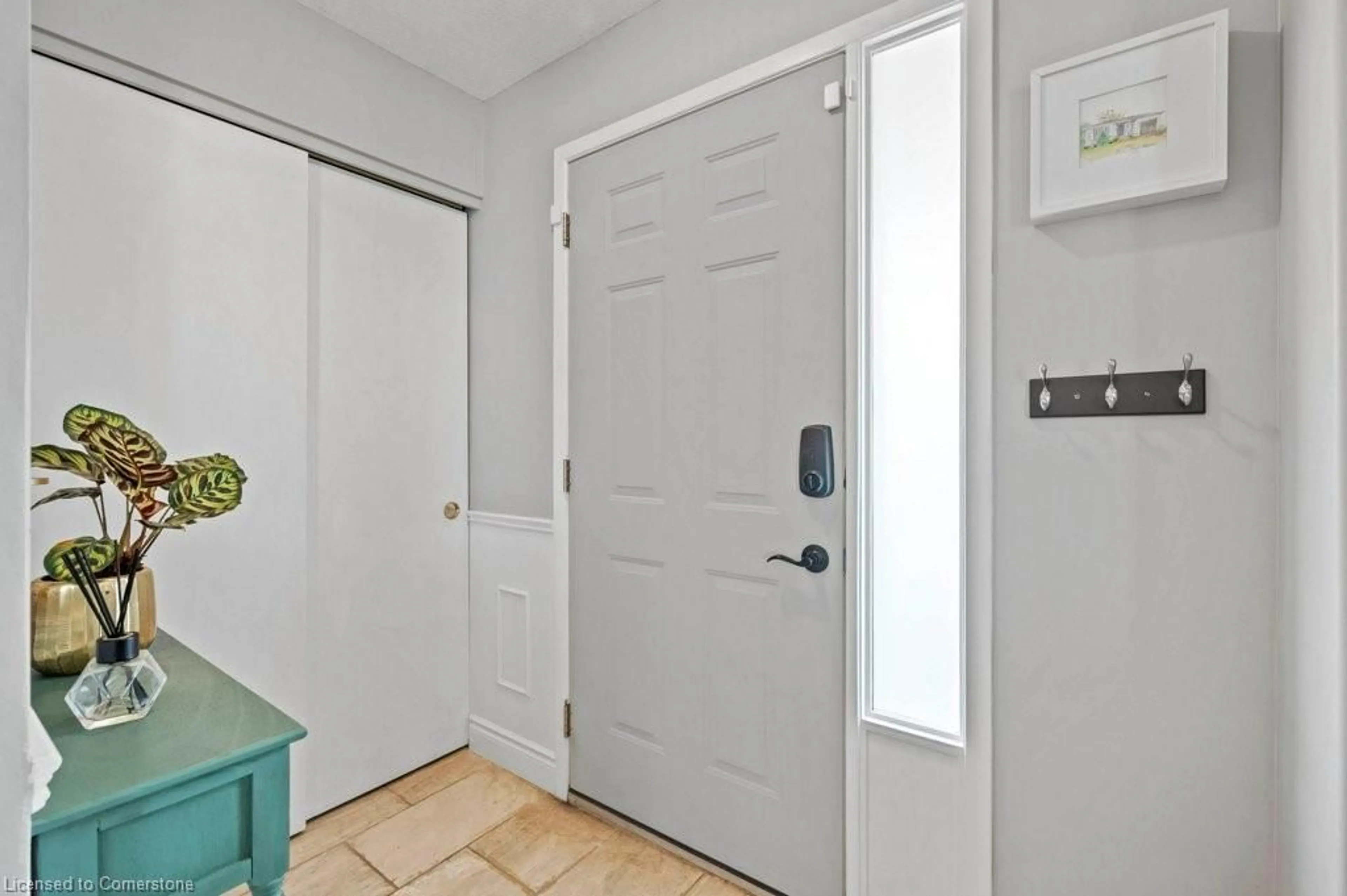Indoor entryway for 66 High Acres Cres, Kitchener Ontario N2N 2S4