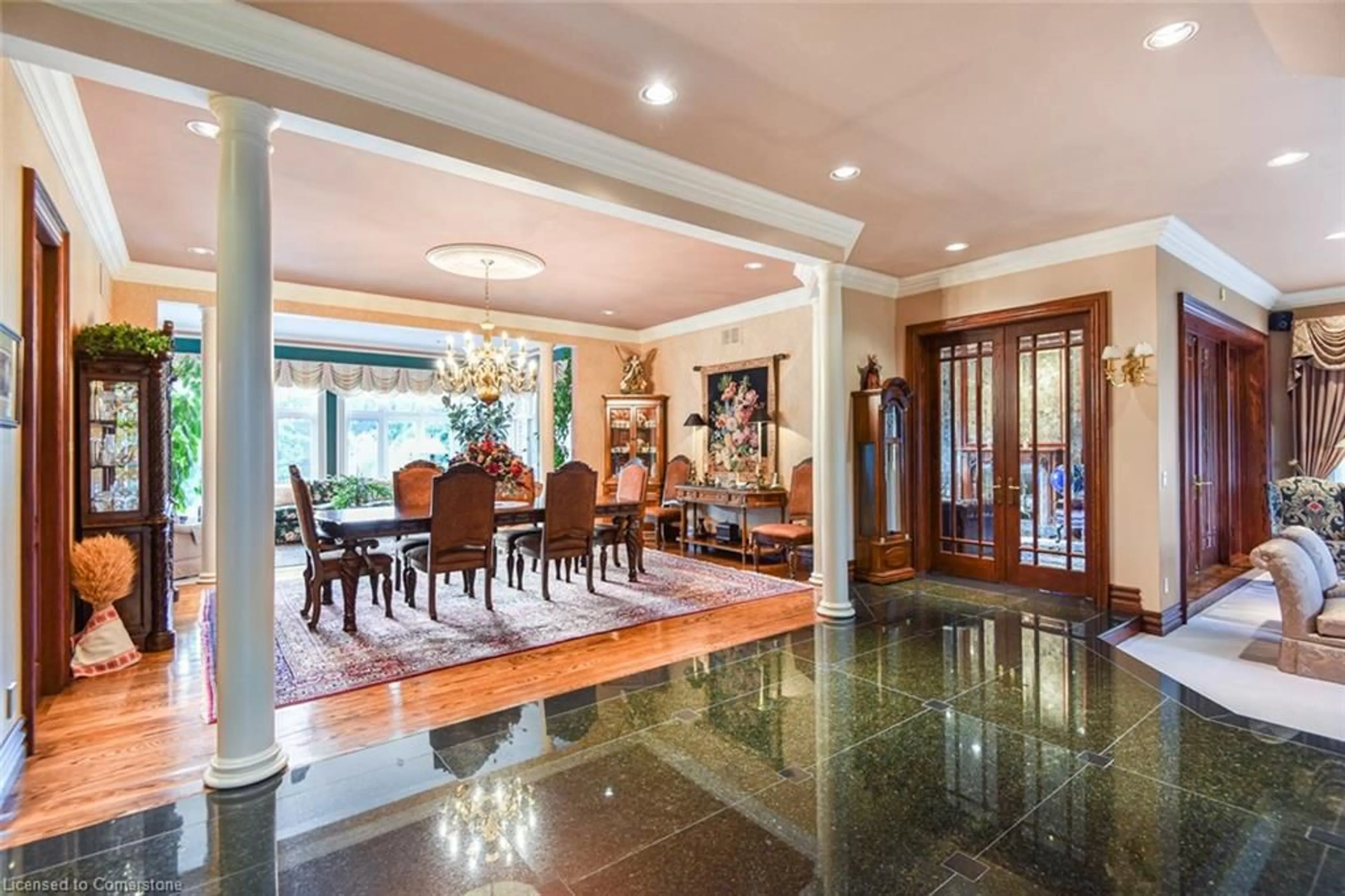Indoor foyer for 11 Prestwick Pl, Brantford Ontario N3T 6H3