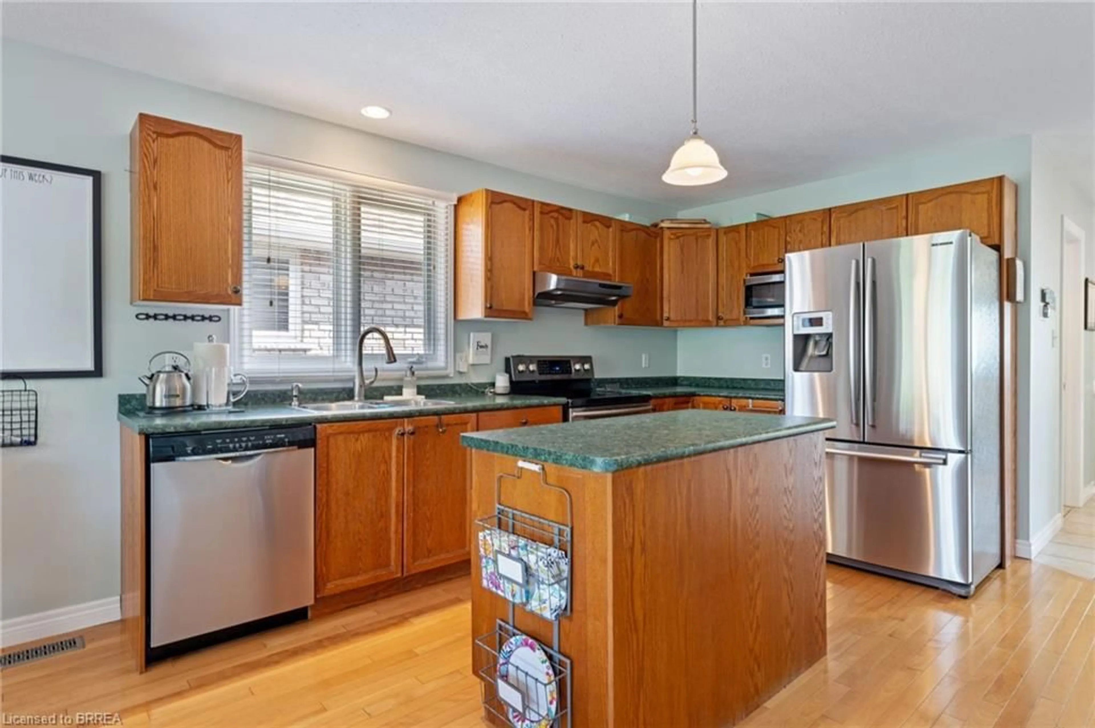 Open concept kitchen, unknown for 44 Macpherson Dr, Paris Ontario N3L 4C8