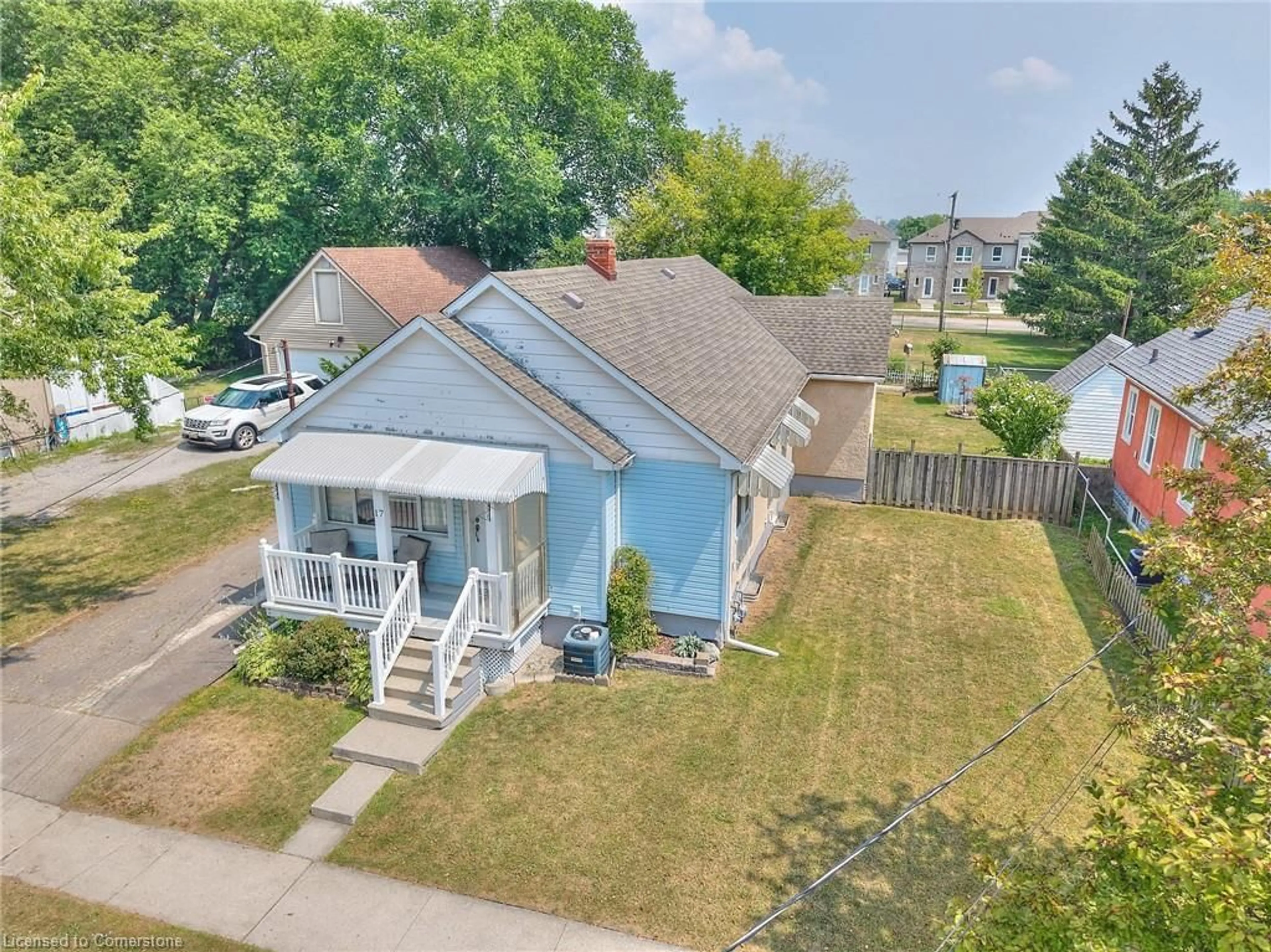 A pic from outside/outdoor area/front of a property/back of a property/a pic from drone, street for 17 Clifford Ave, Welland Ontario L3C 2C6