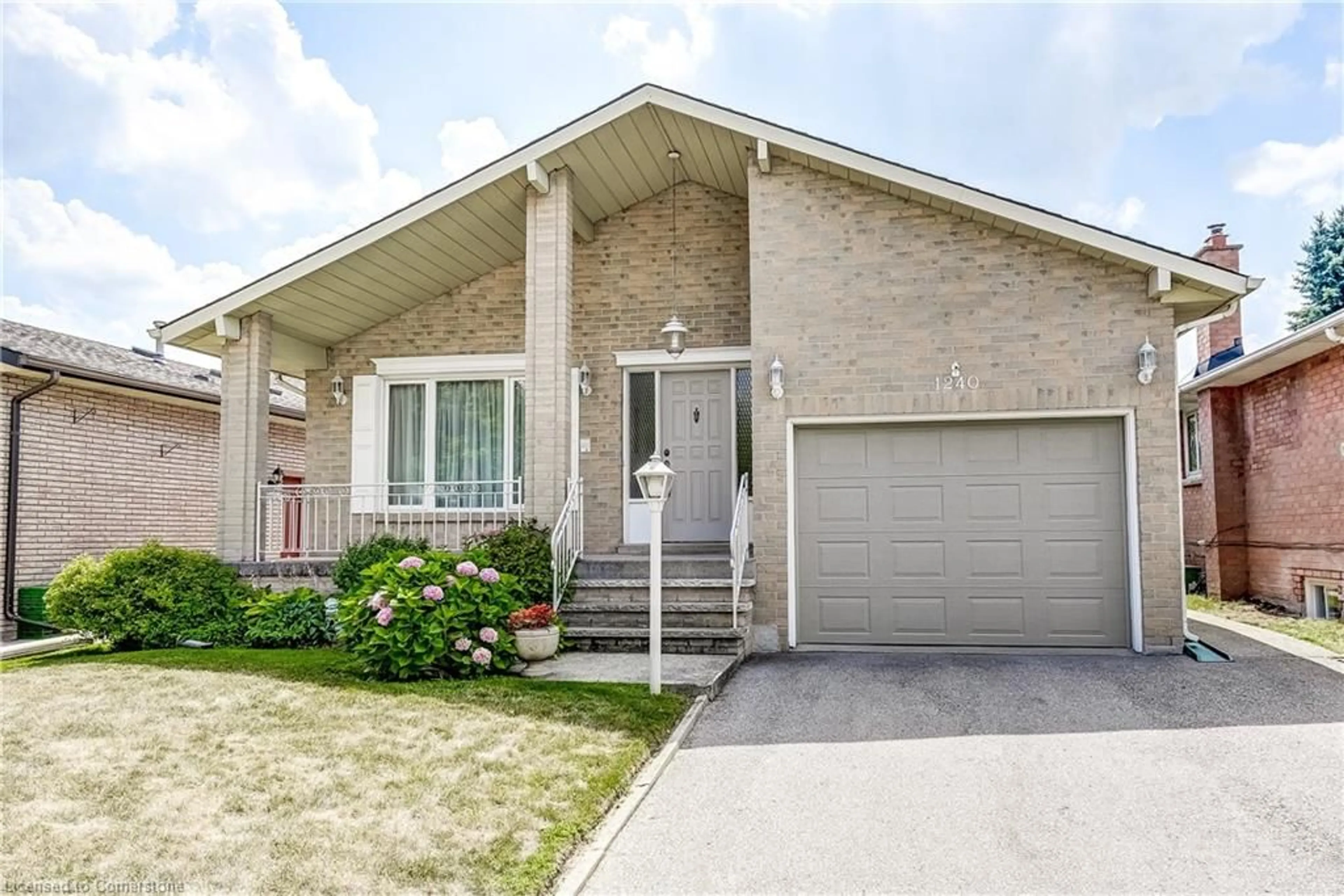 Home with brick exterior material, street for 1240 Thorpe Rd, Burlington Ontario L7S 2C9