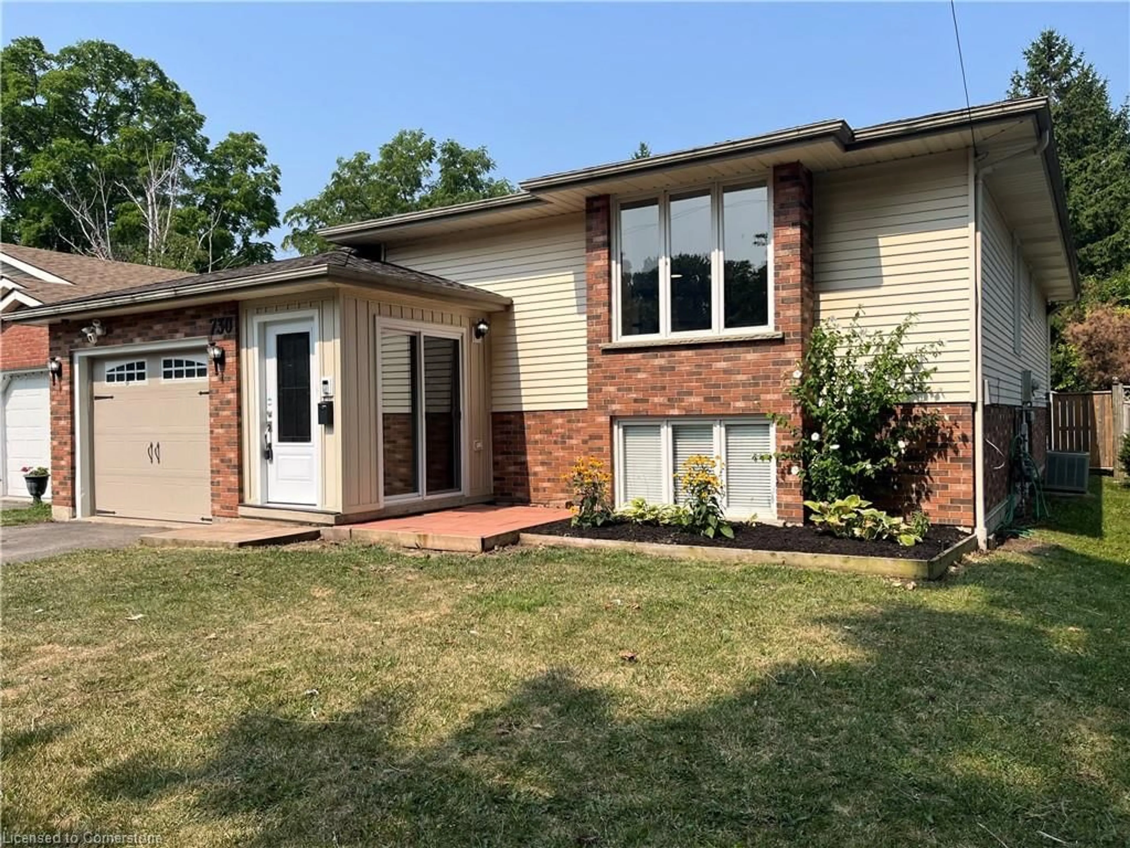Home with brick exterior material, street for 730 John St, Dunnville Ontario N1A 2R6