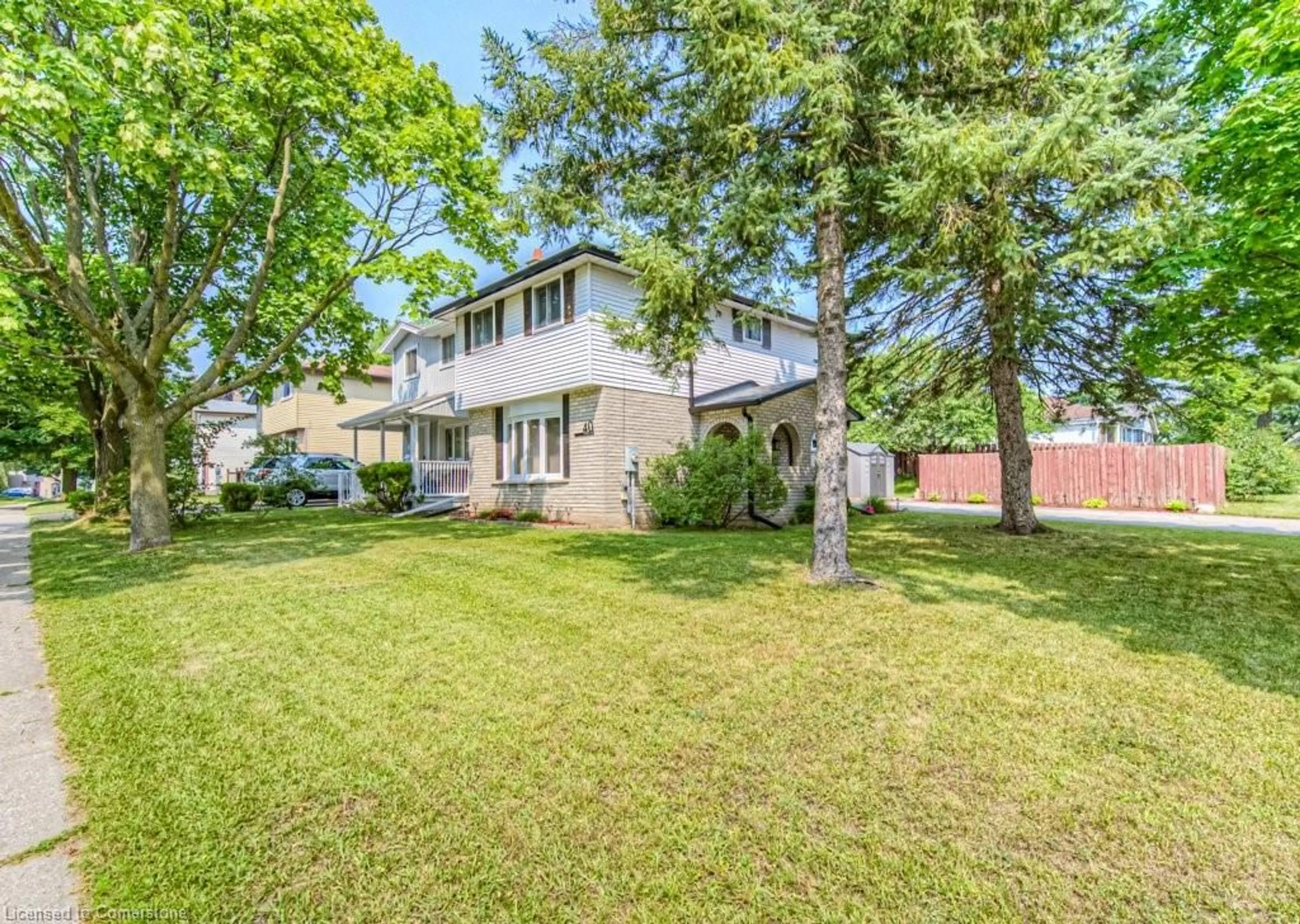A pic from outside/outdoor area/front of a property/back of a property/a pic from drone, street for 40 Carter Cres, Cambridge Ontario N1R 7L4