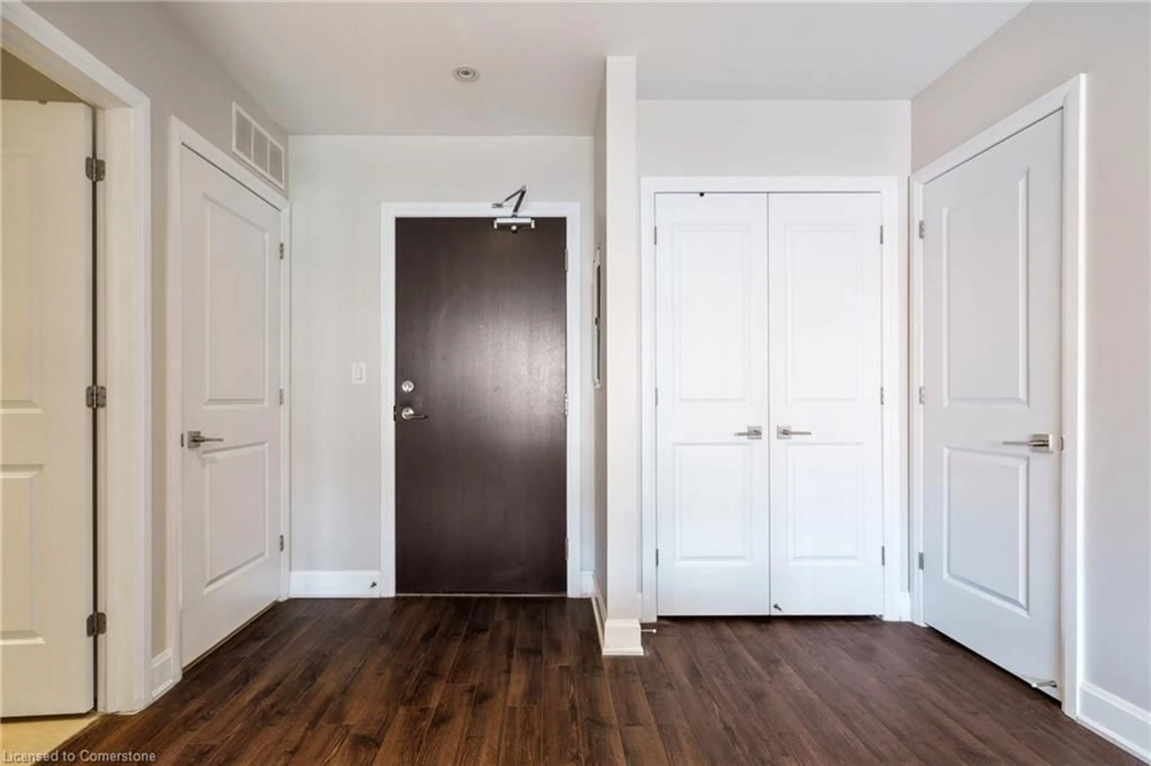 Indoor entryway for 2 King St #208, Dundas Ontario L9H 6Z1
