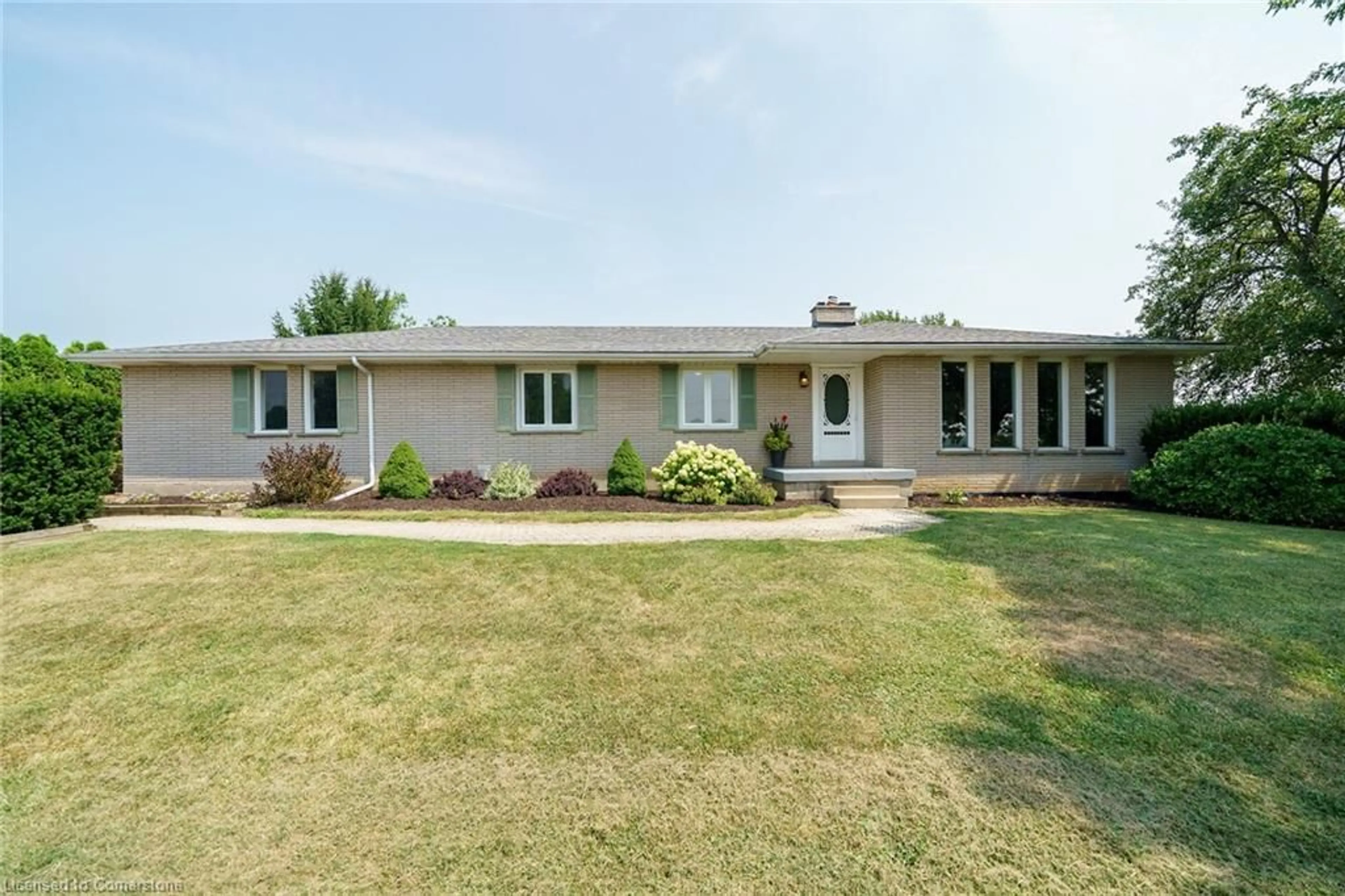 Home with vinyl exterior material, street for 519 4th Line, Caledonia Ontario N3W 2A9