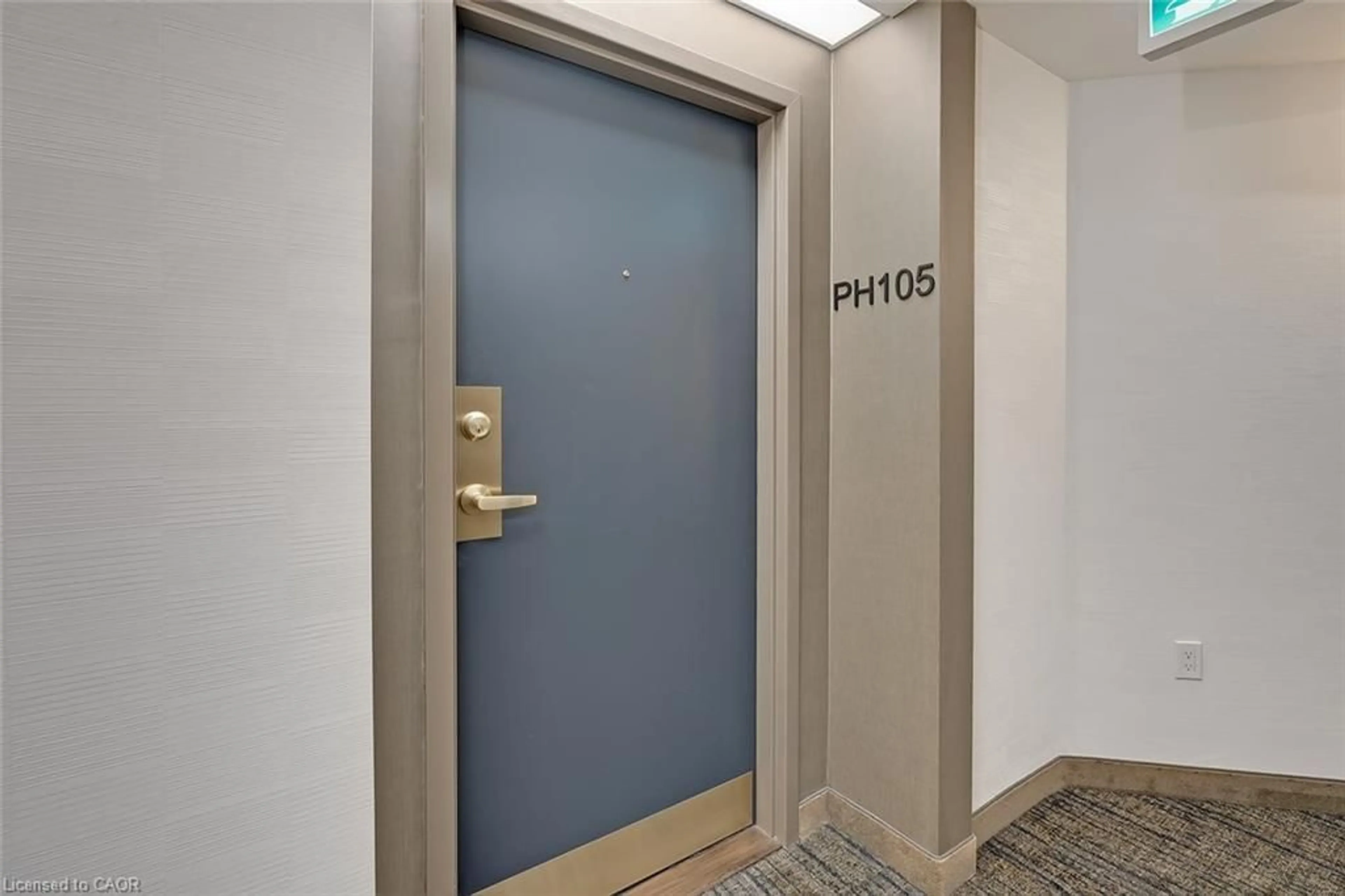 Indoor foyer for 1271 Walden Cir #PH105, Mississauga Ontario L5J 4R4