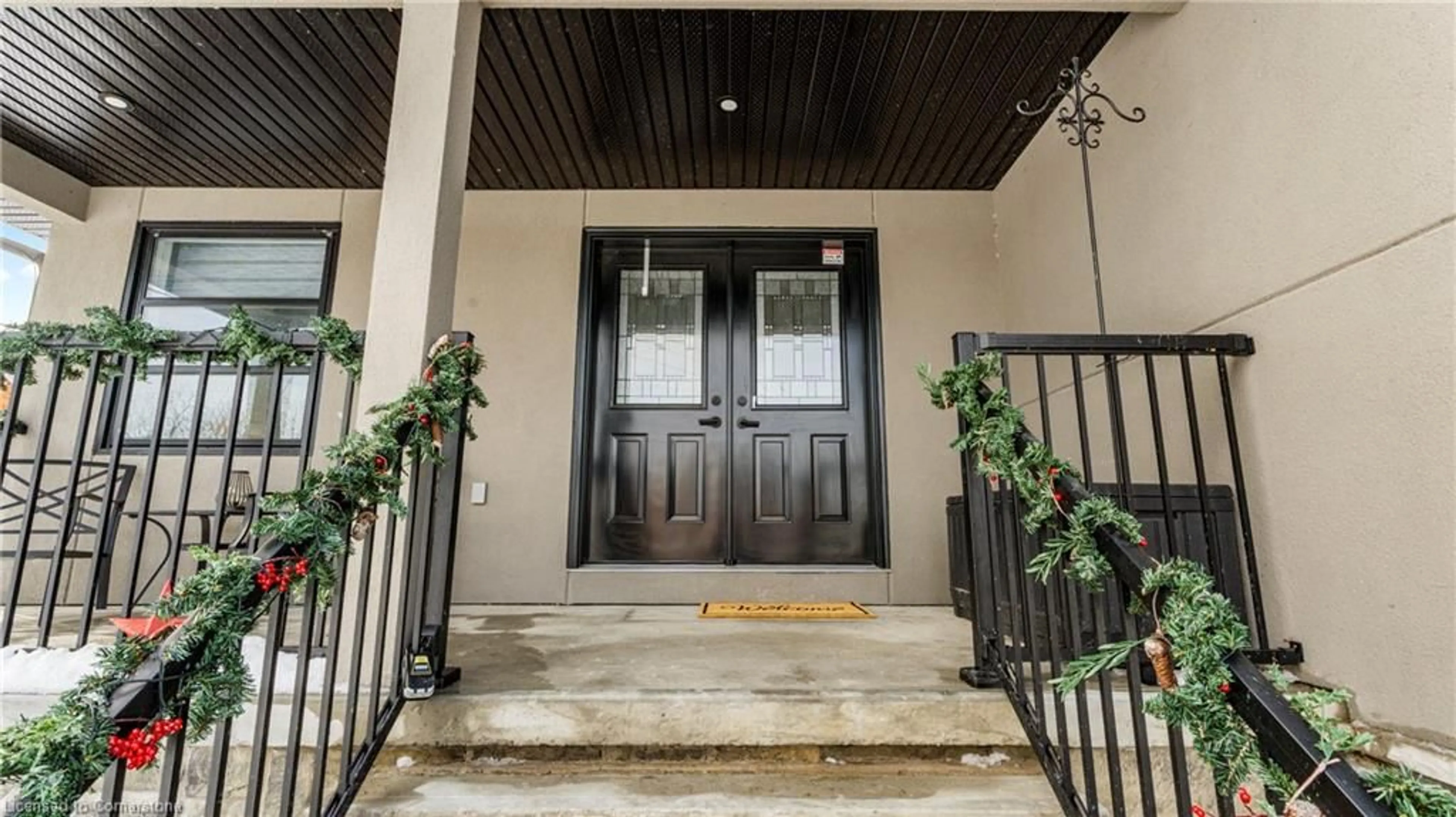 Indoor entryway for 1 Cookson St, Port Ryerse Ontario N3Y 4K2