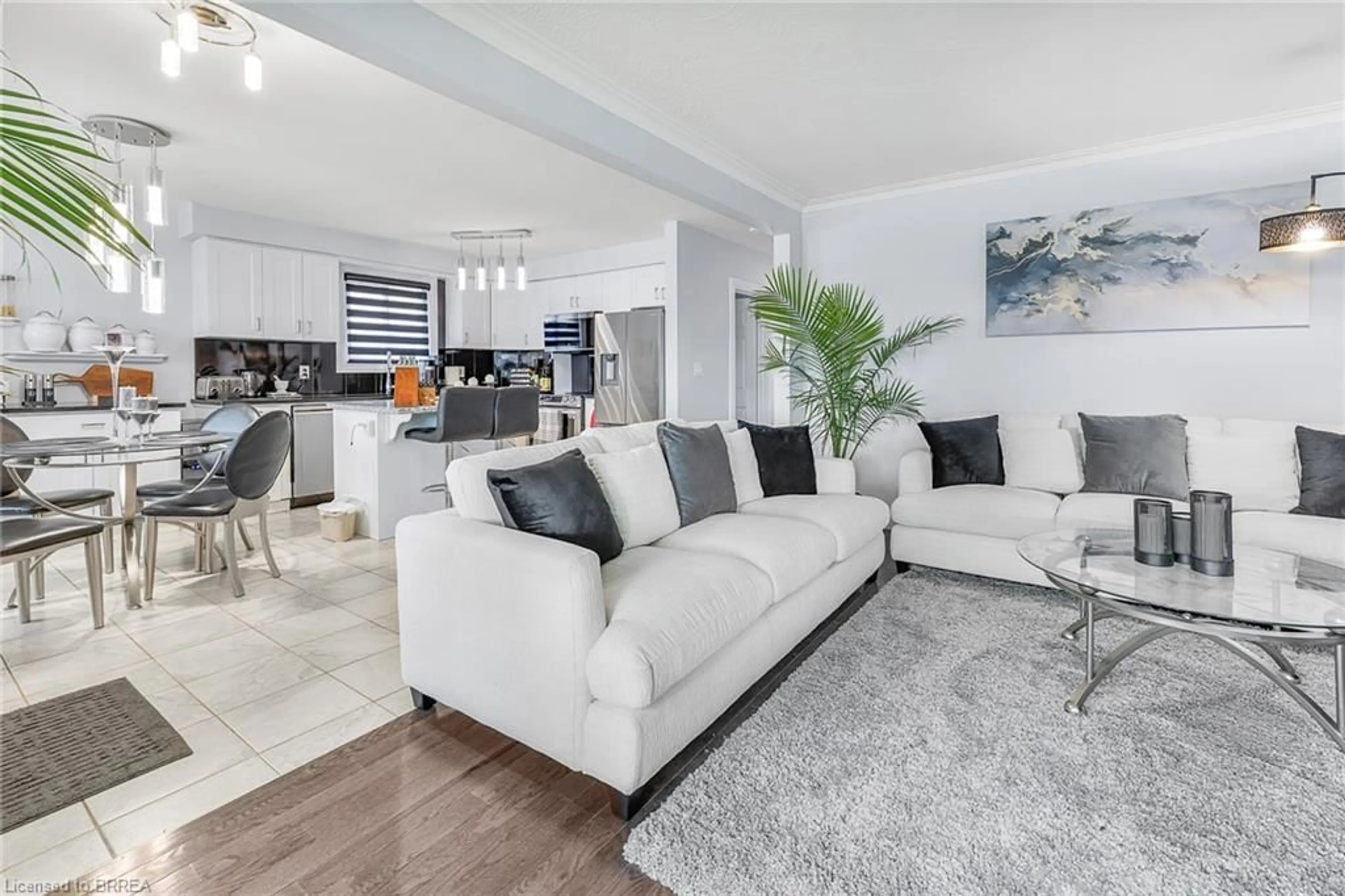 Living room with furniture, unknown for 29 Whitehead St, Brantford Ontario N3S 2N6